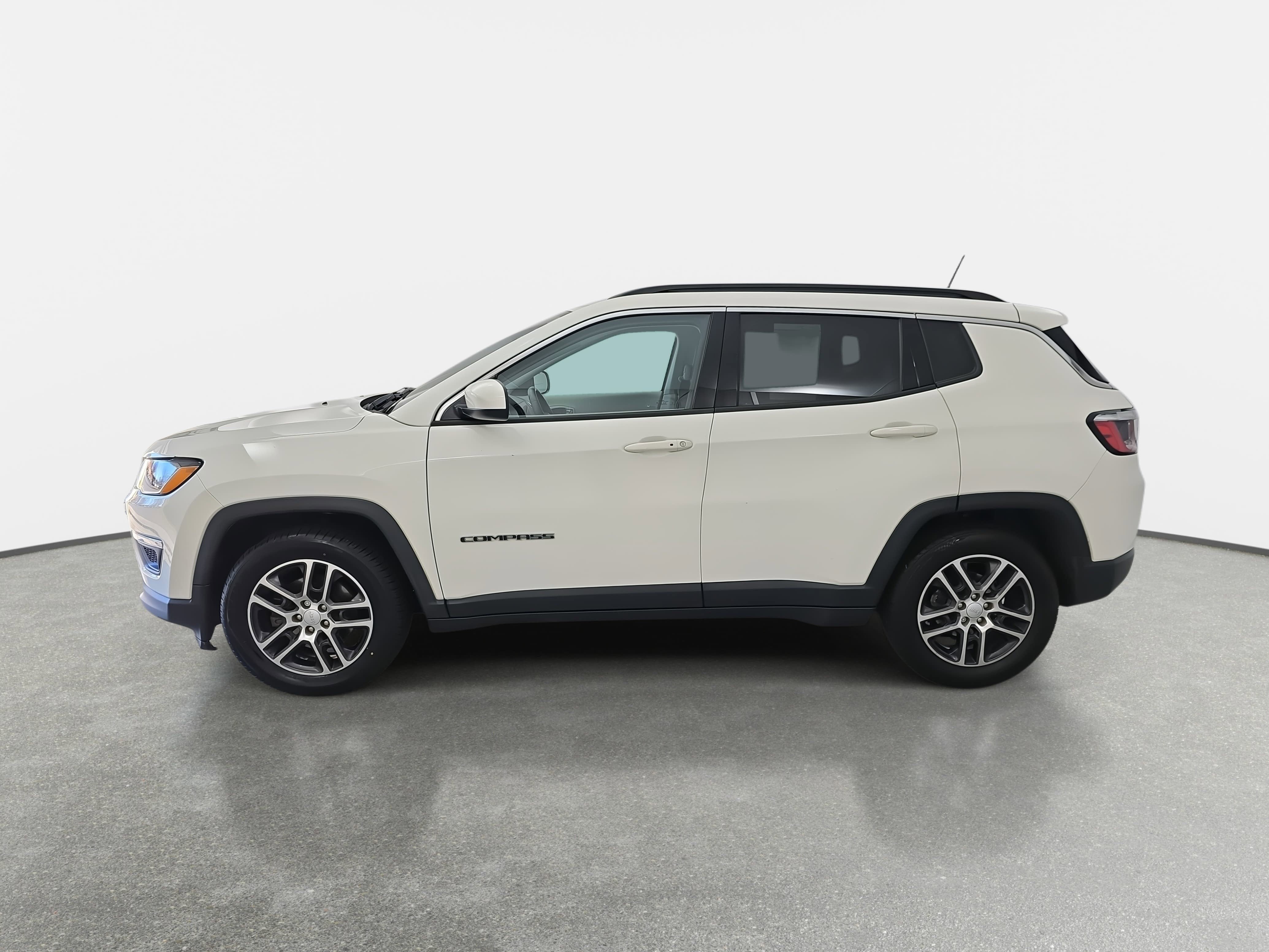 2019 Jeep Compass Latitude w/Sun/Wheel Pkg