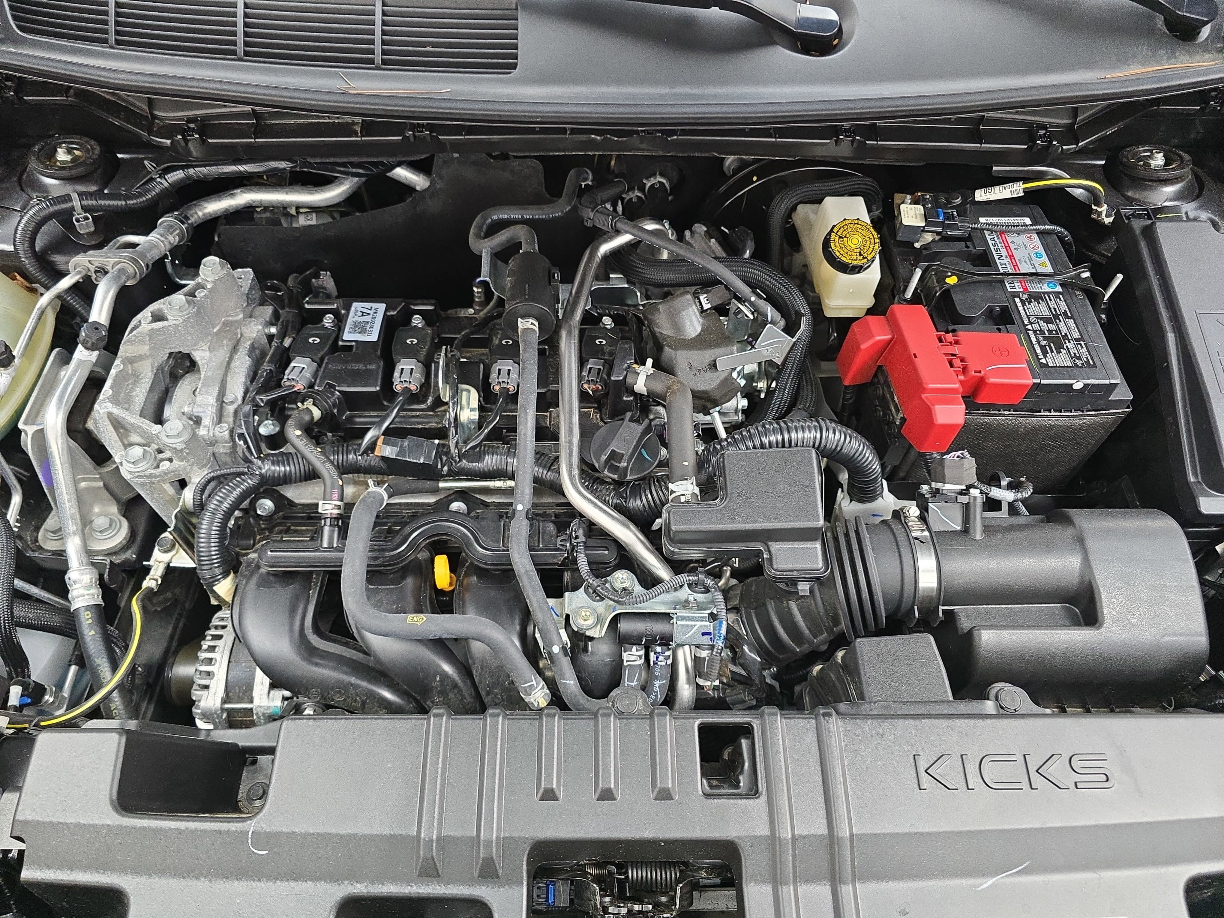 2025 Nissan Kicks SR