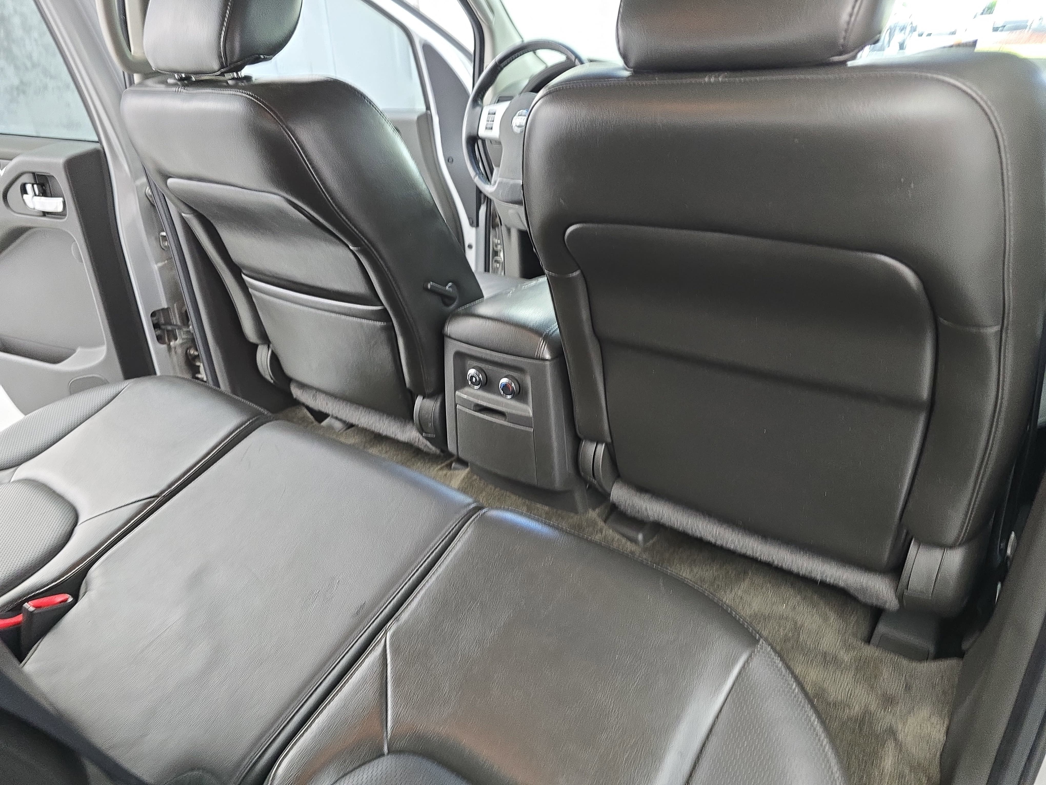 2010 Nissan Pathfinder LE