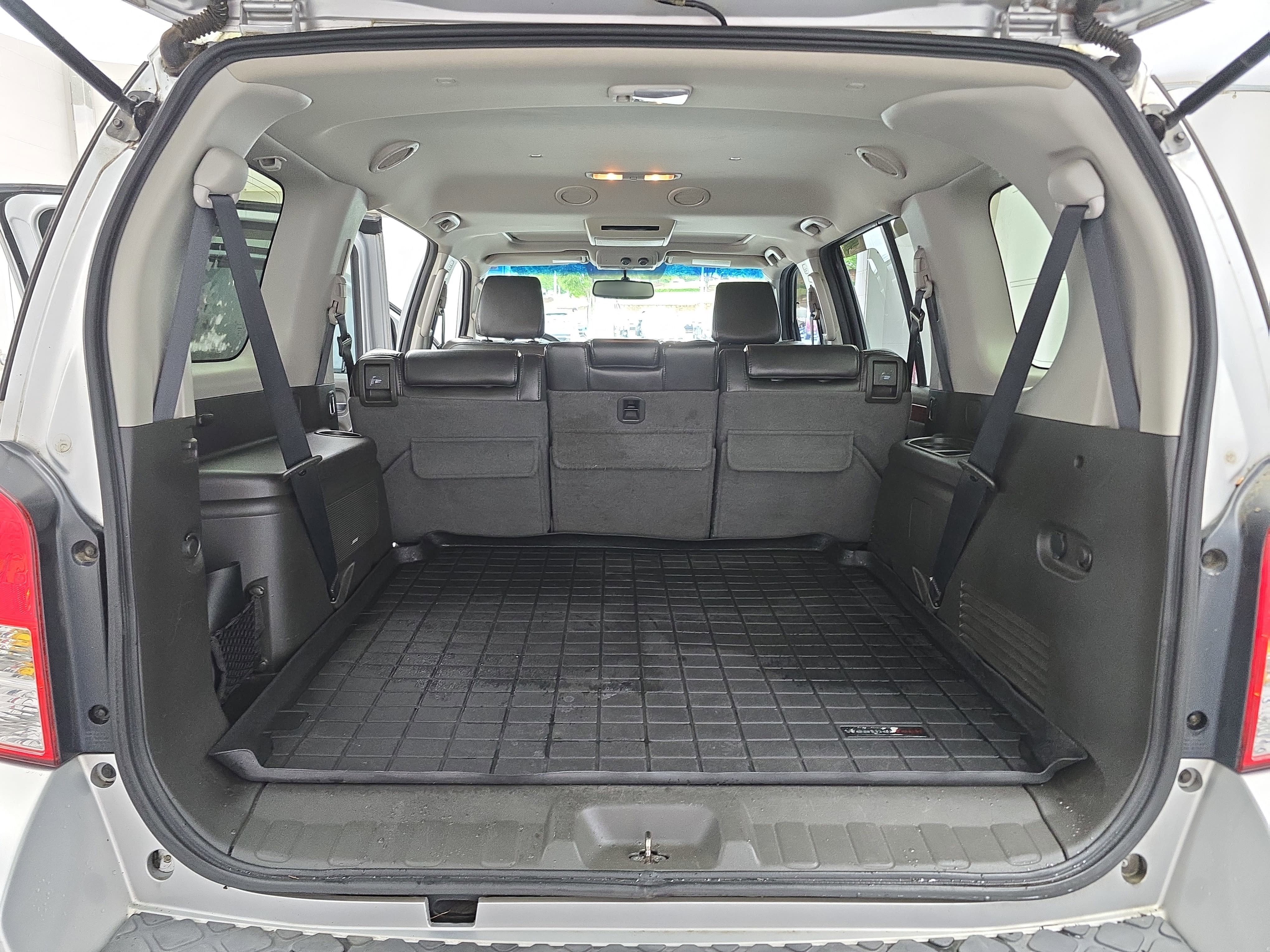 2010 Nissan Pathfinder LE