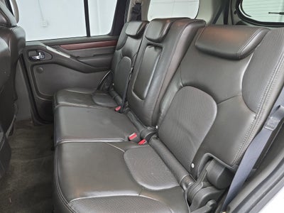 2010 Nissan Pathfinder LE