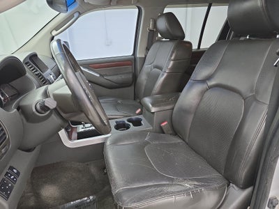 2010 Nissan Pathfinder LE