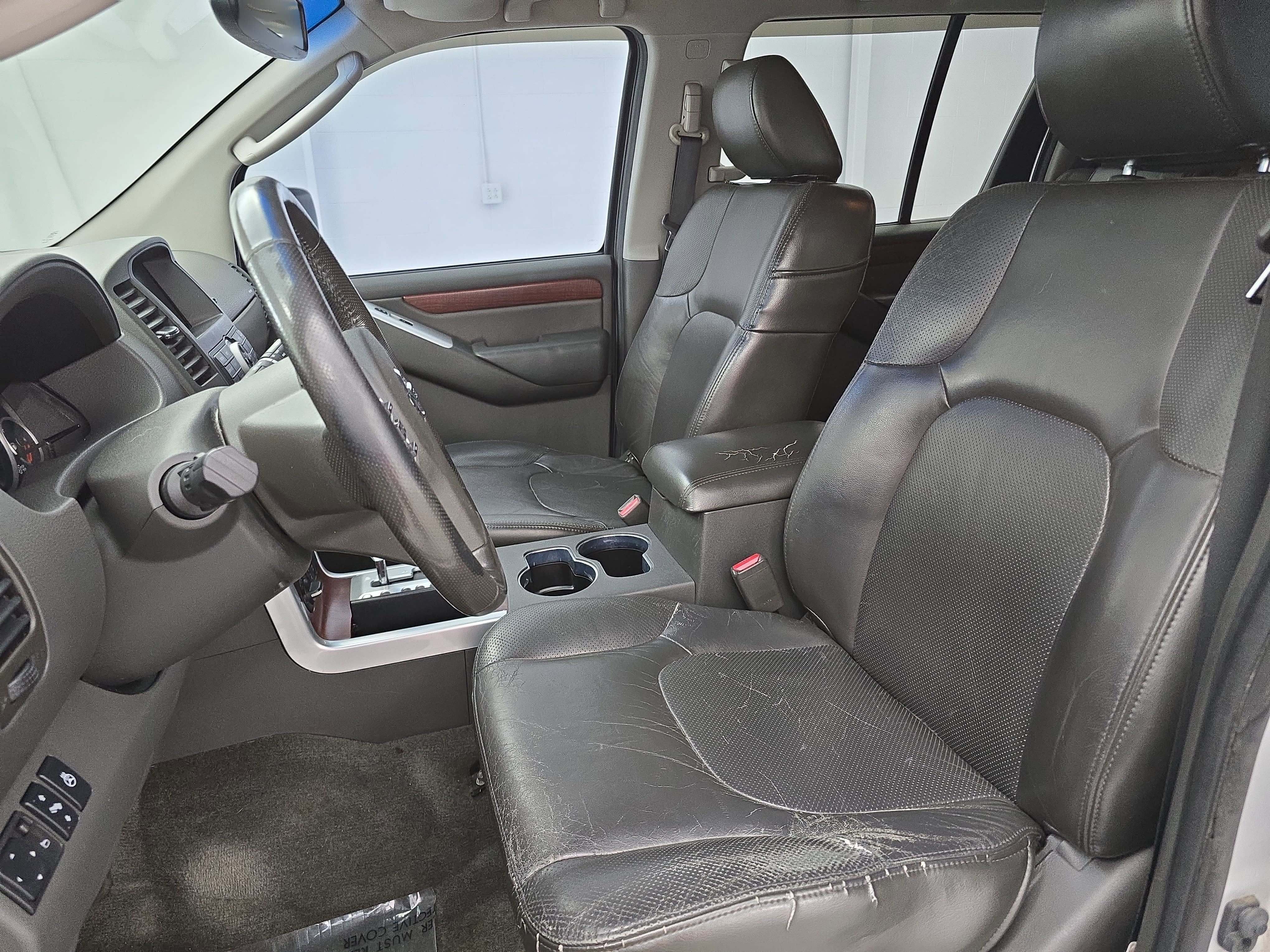 2010 Nissan Pathfinder LE