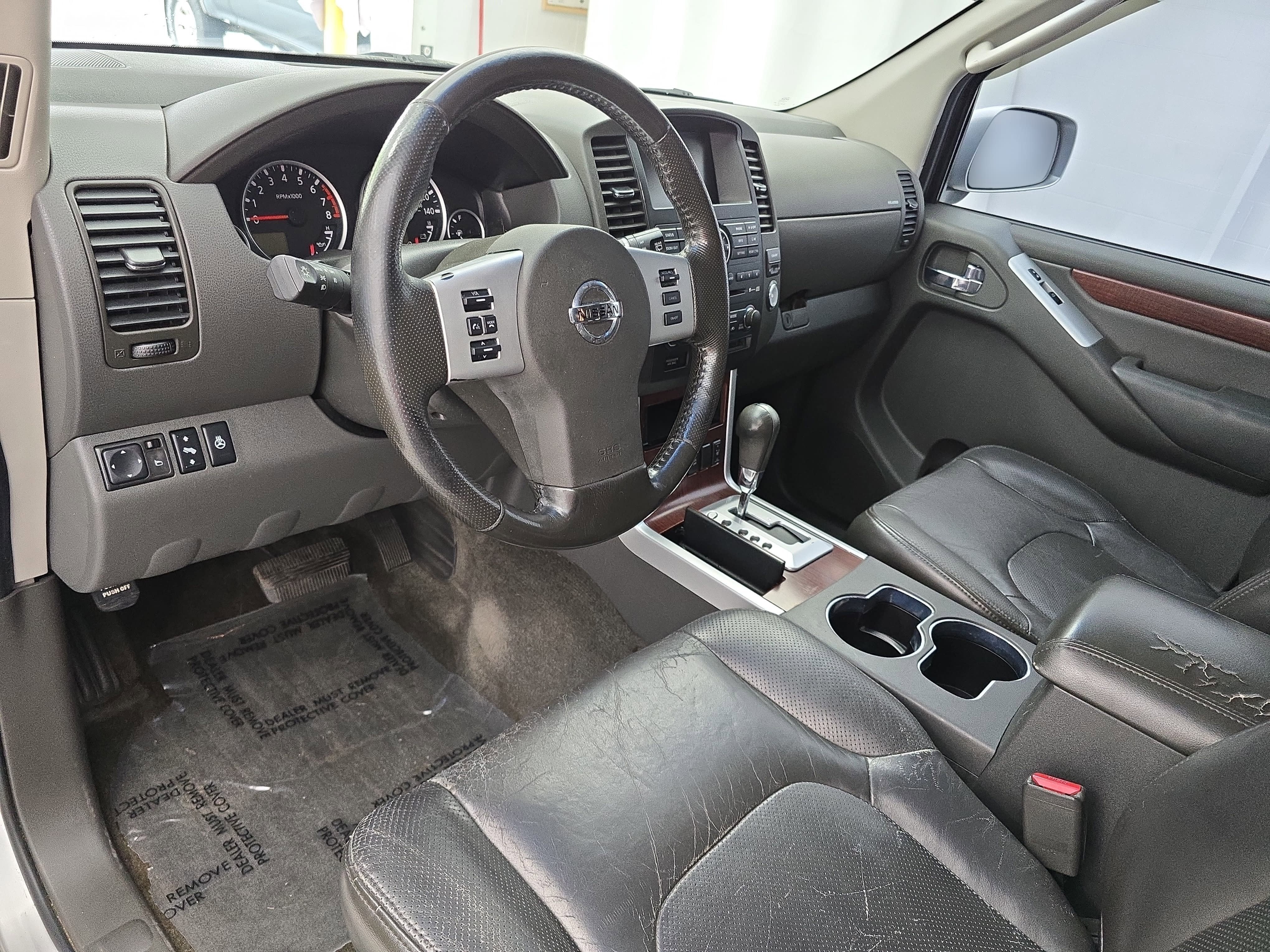 2010 Nissan Pathfinder LE