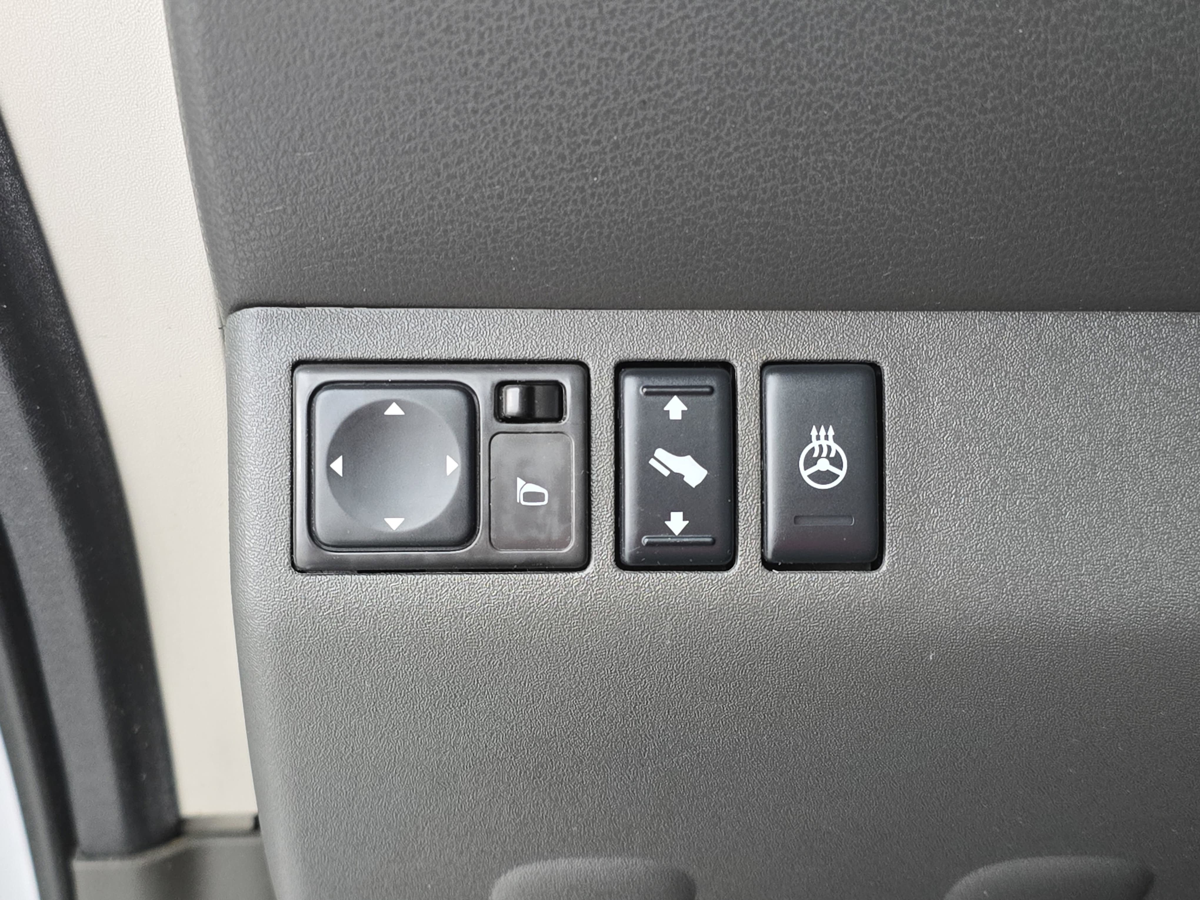 2010 Nissan Pathfinder LE