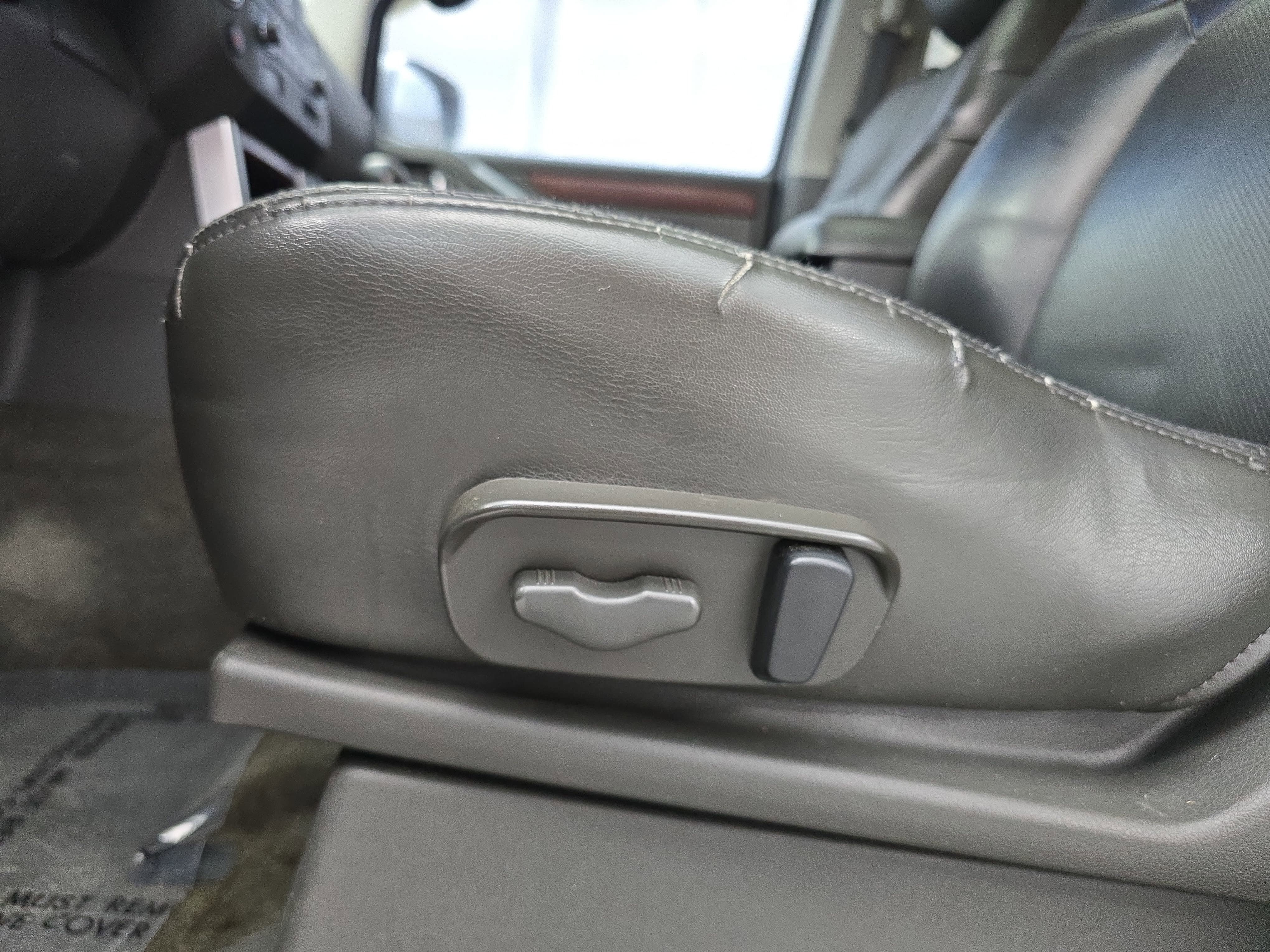 2010 Nissan Pathfinder LE
