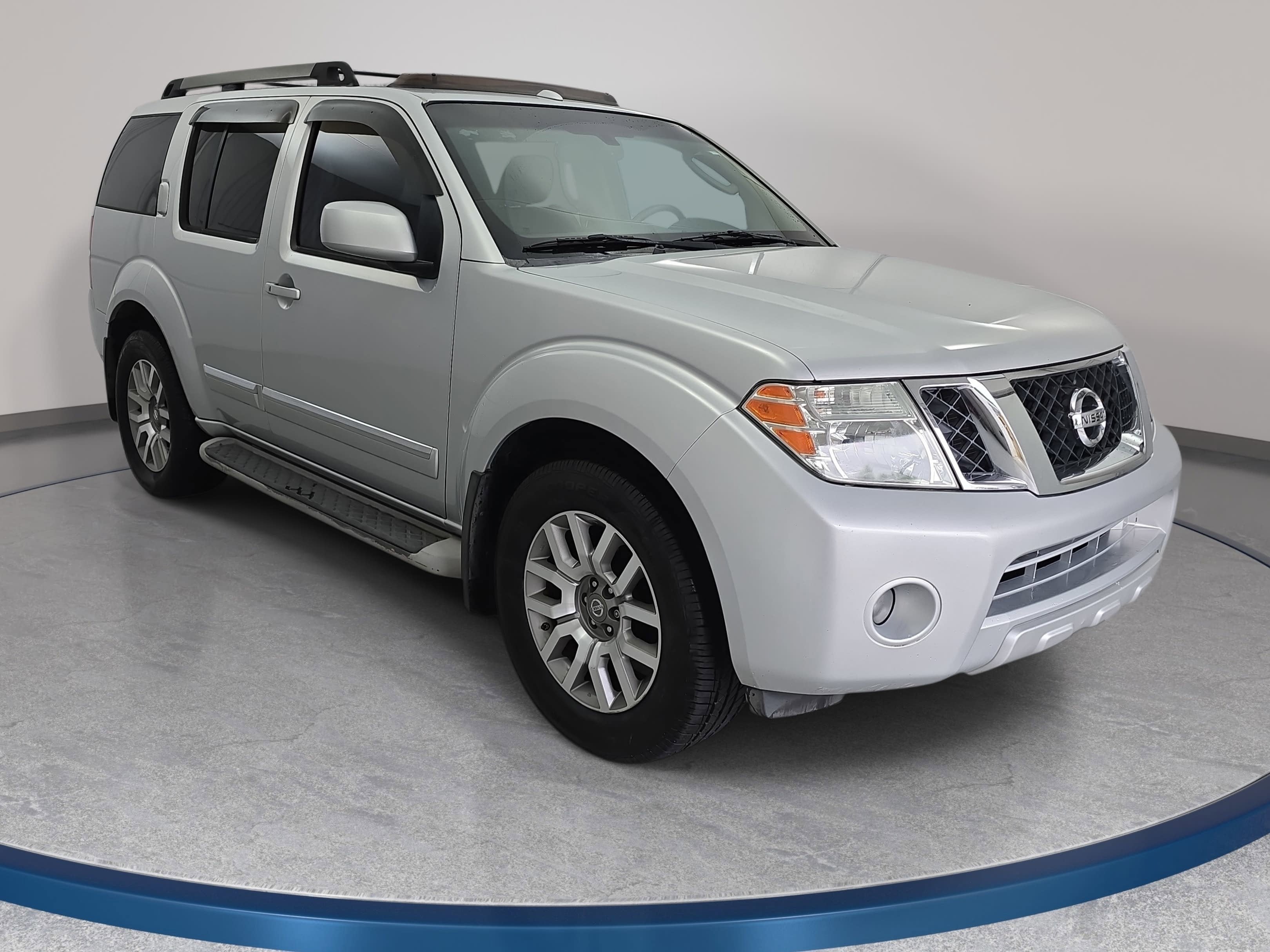 2010 Nissan Pathfinder LE
