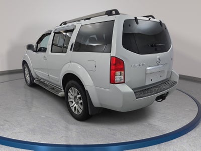 2010 Nissan Pathfinder LE