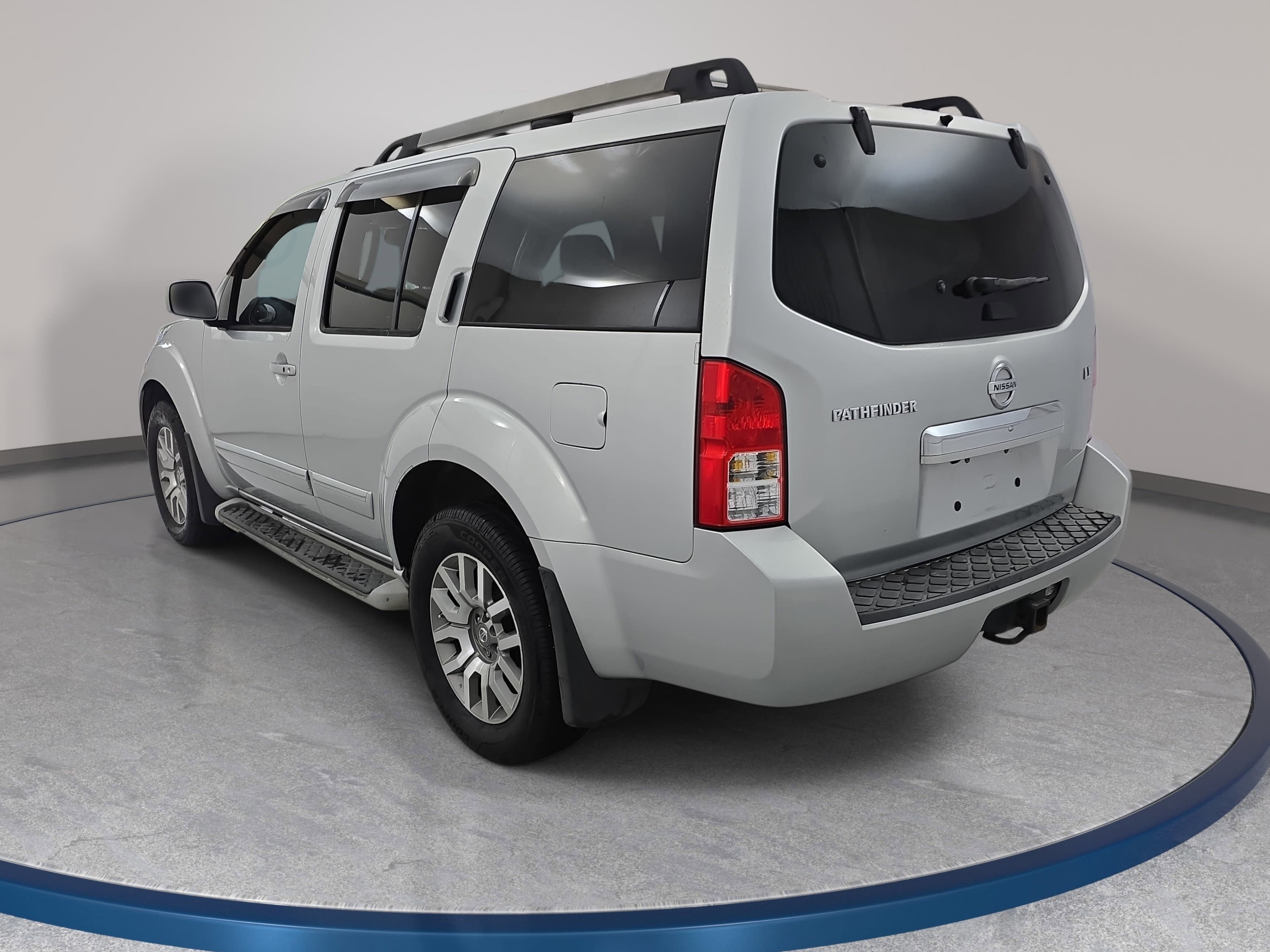 2010 Nissan Pathfinder LE