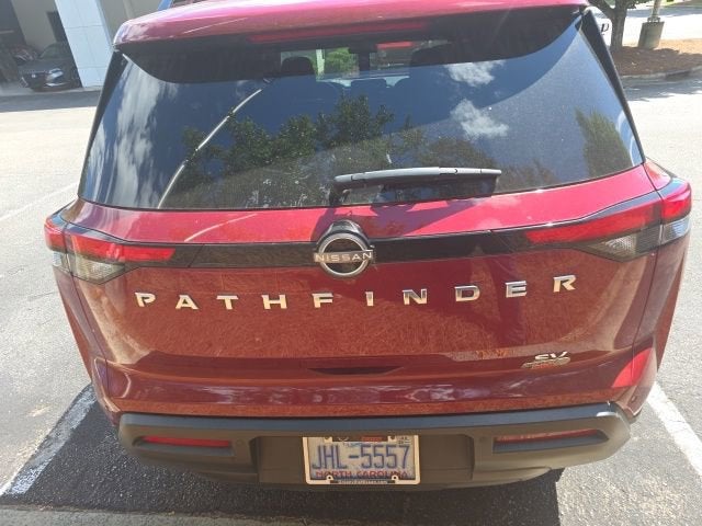 2022 Nissan Pathfinder SV