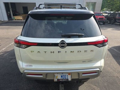 2024 Nissan Pathfinder SL