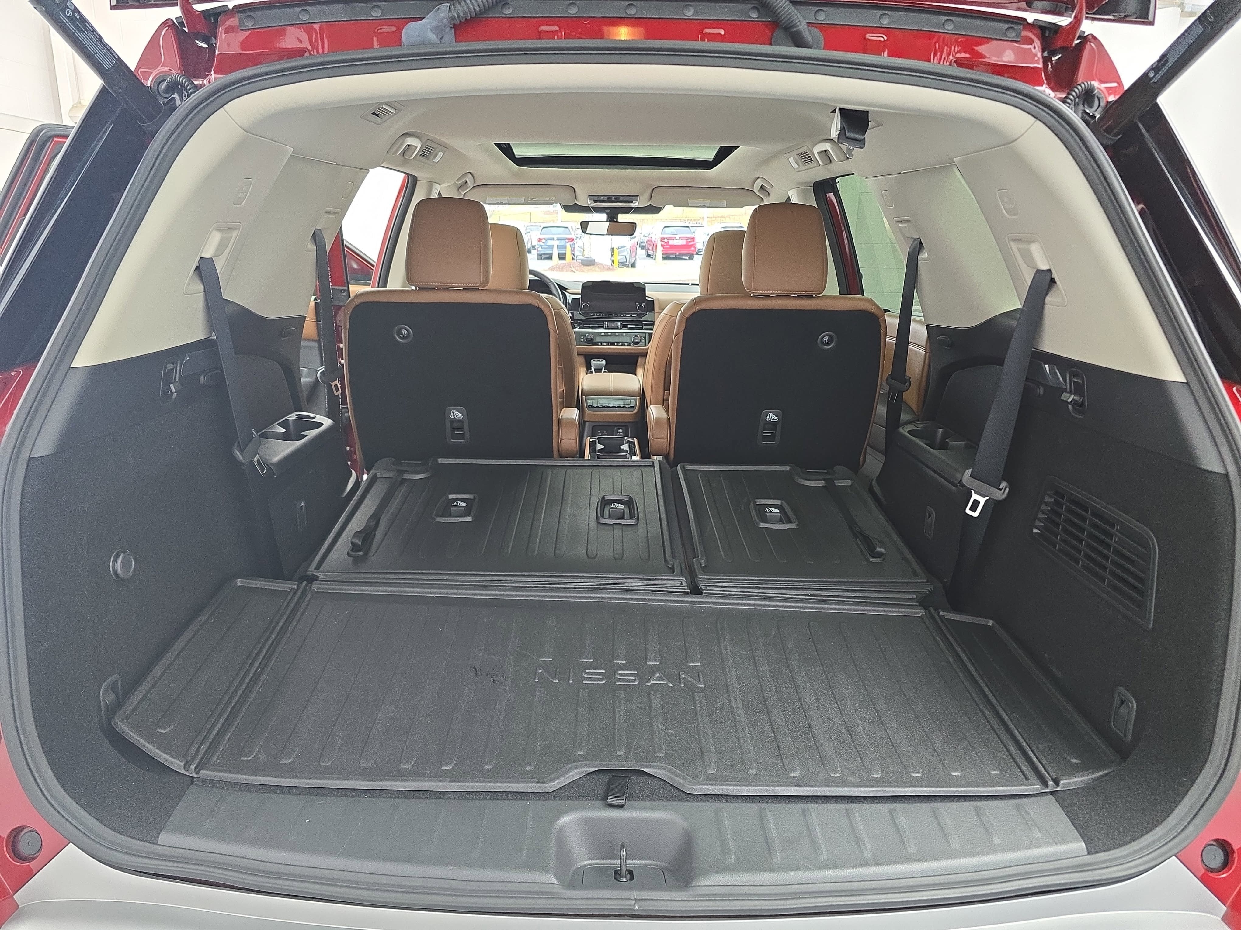 2025 Nissan Pathfinder Platinum