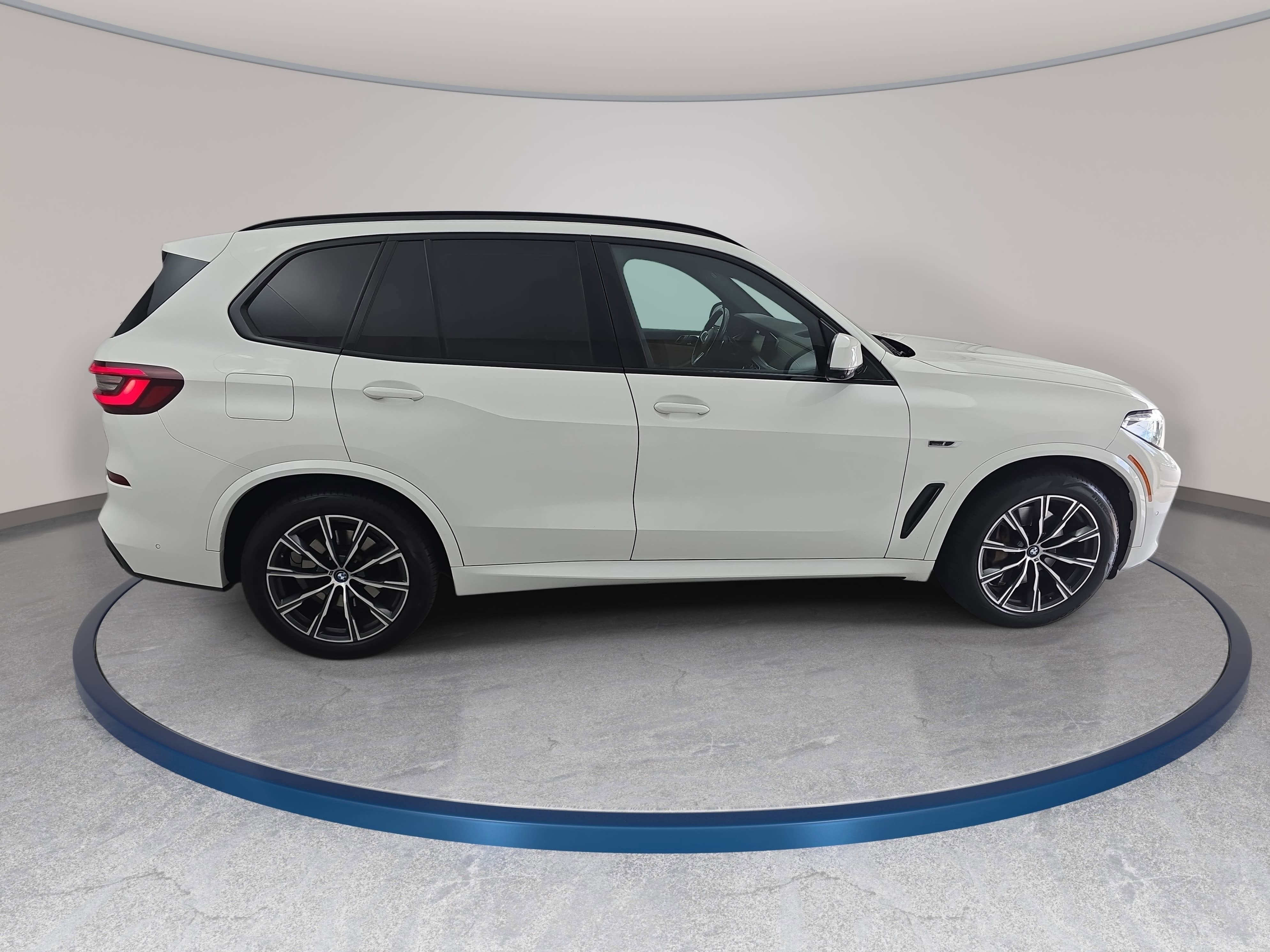 2023 BMW X5 xDrive45e