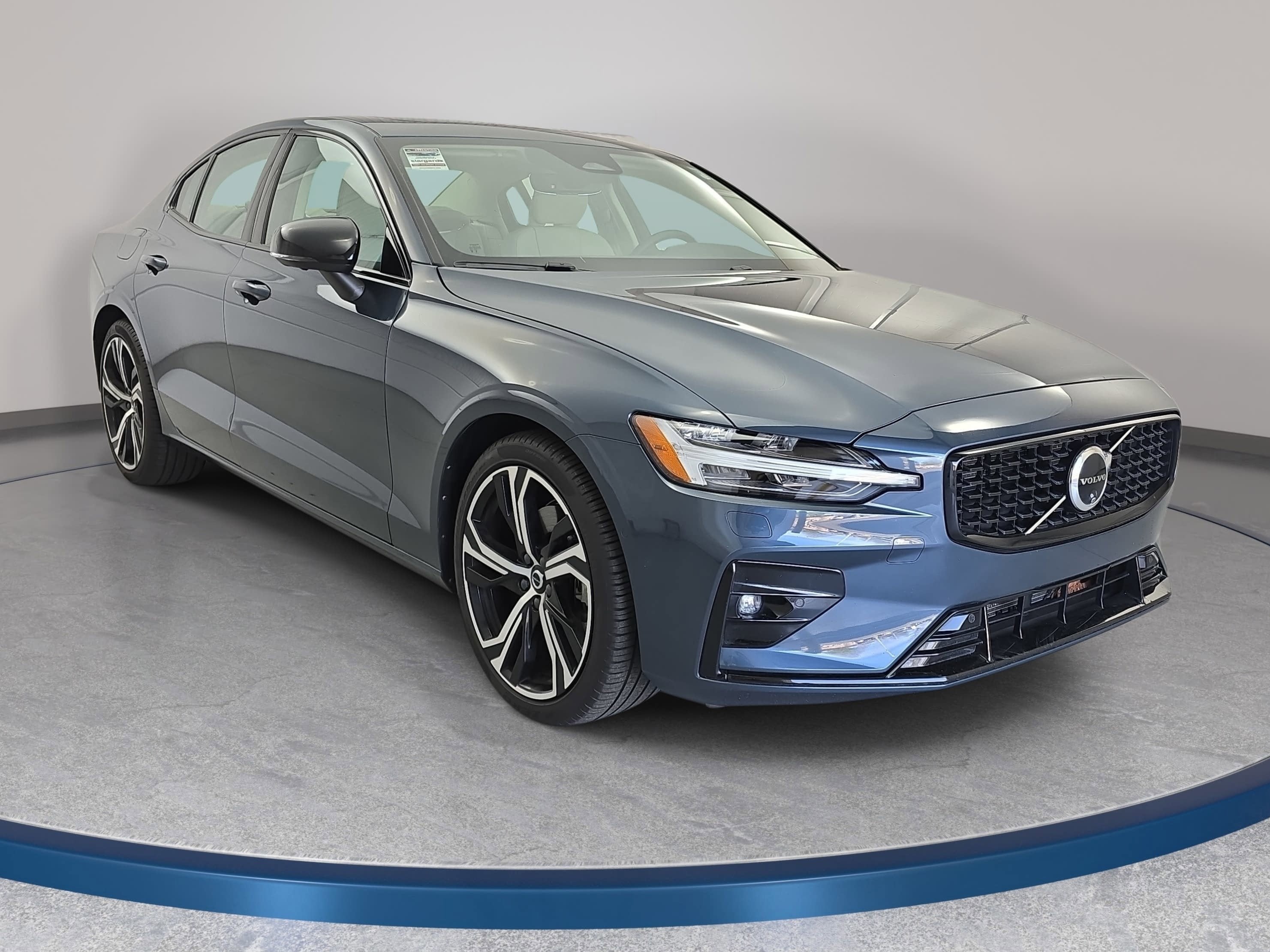 2025 Volvo S60 Plus