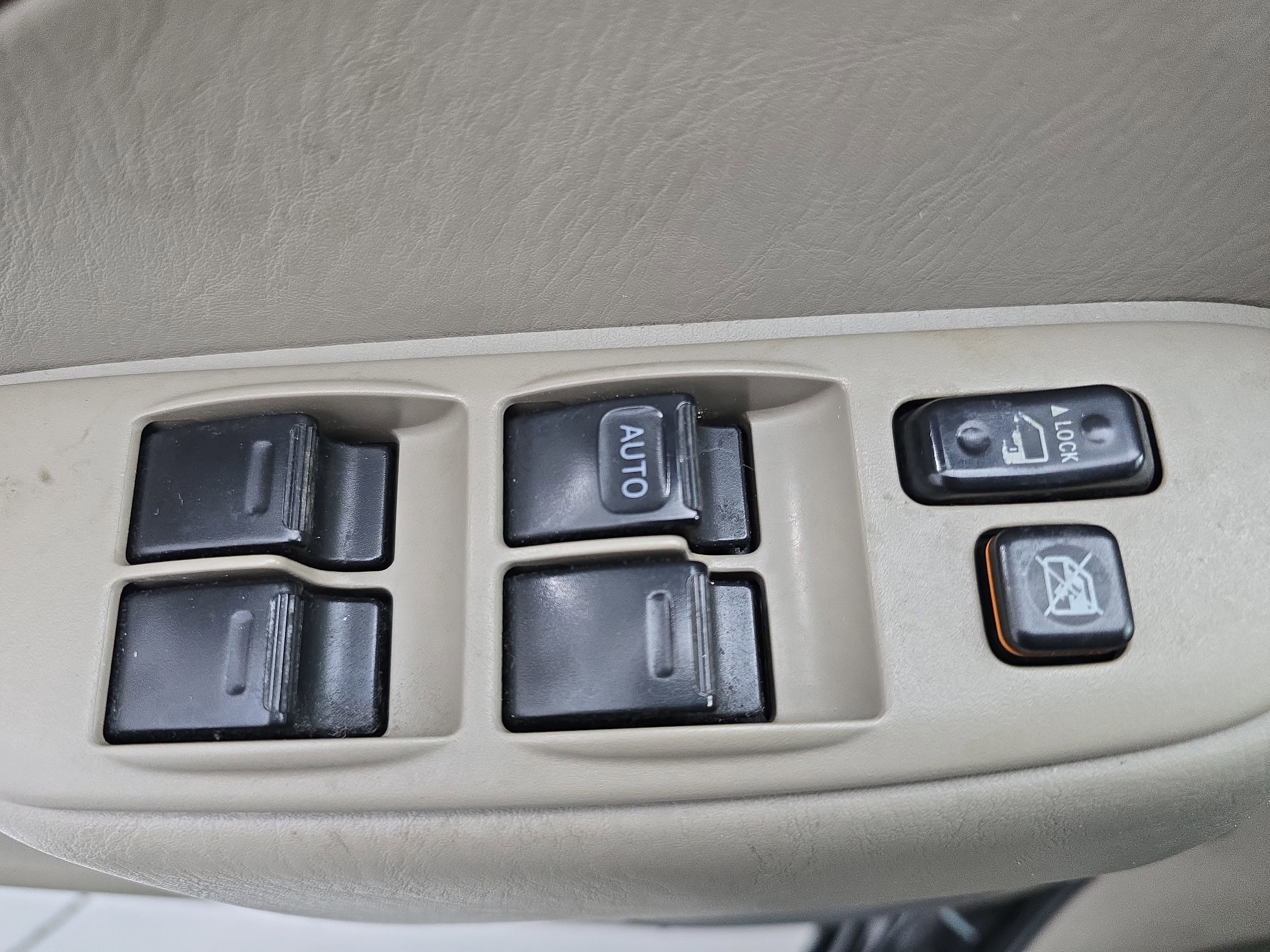 2005 Toyota RAV4 Base