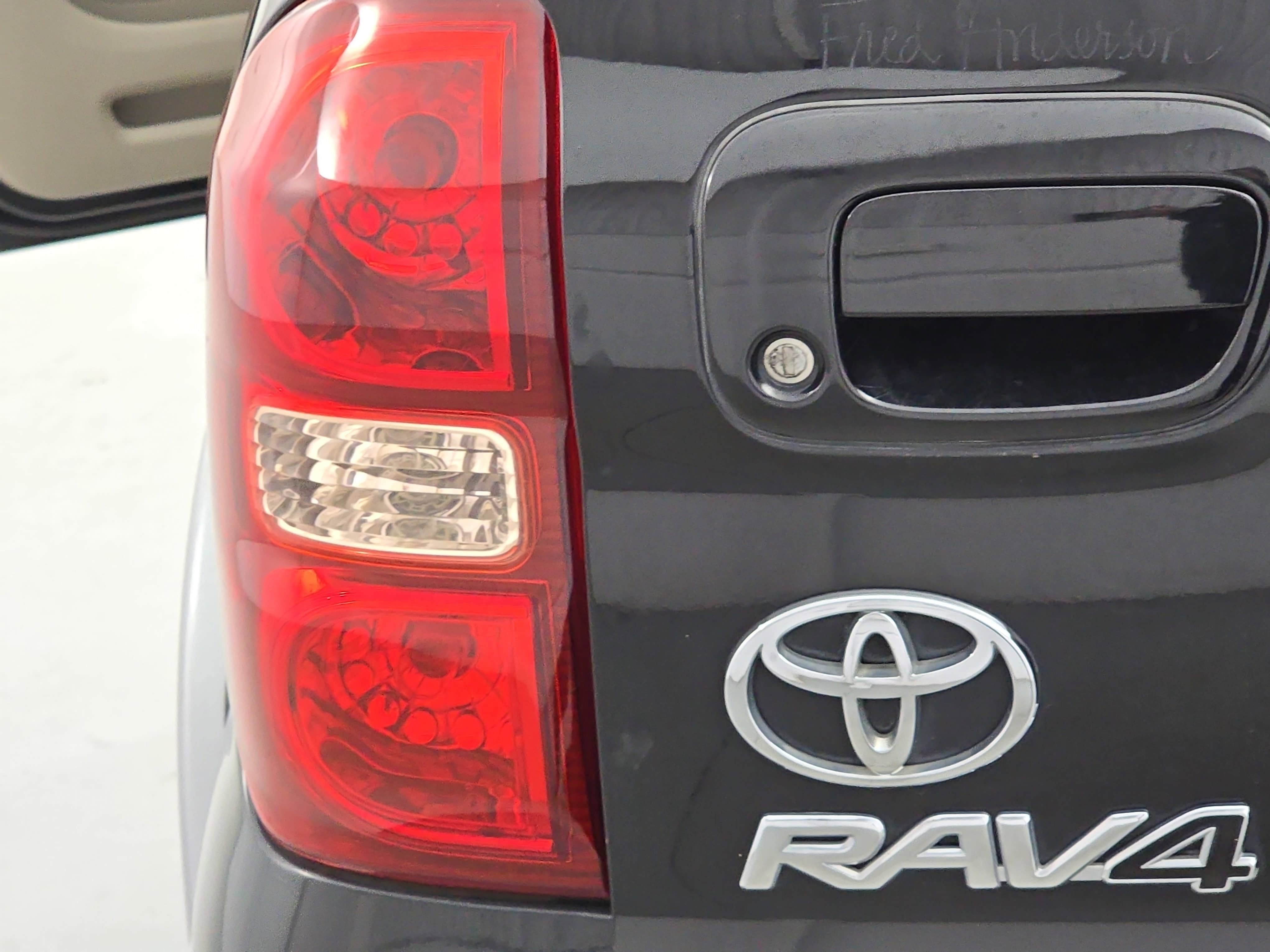 2005 Toyota RAV4 Base