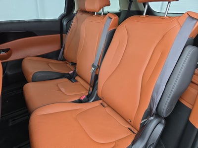 2024 Kia Carnival SX