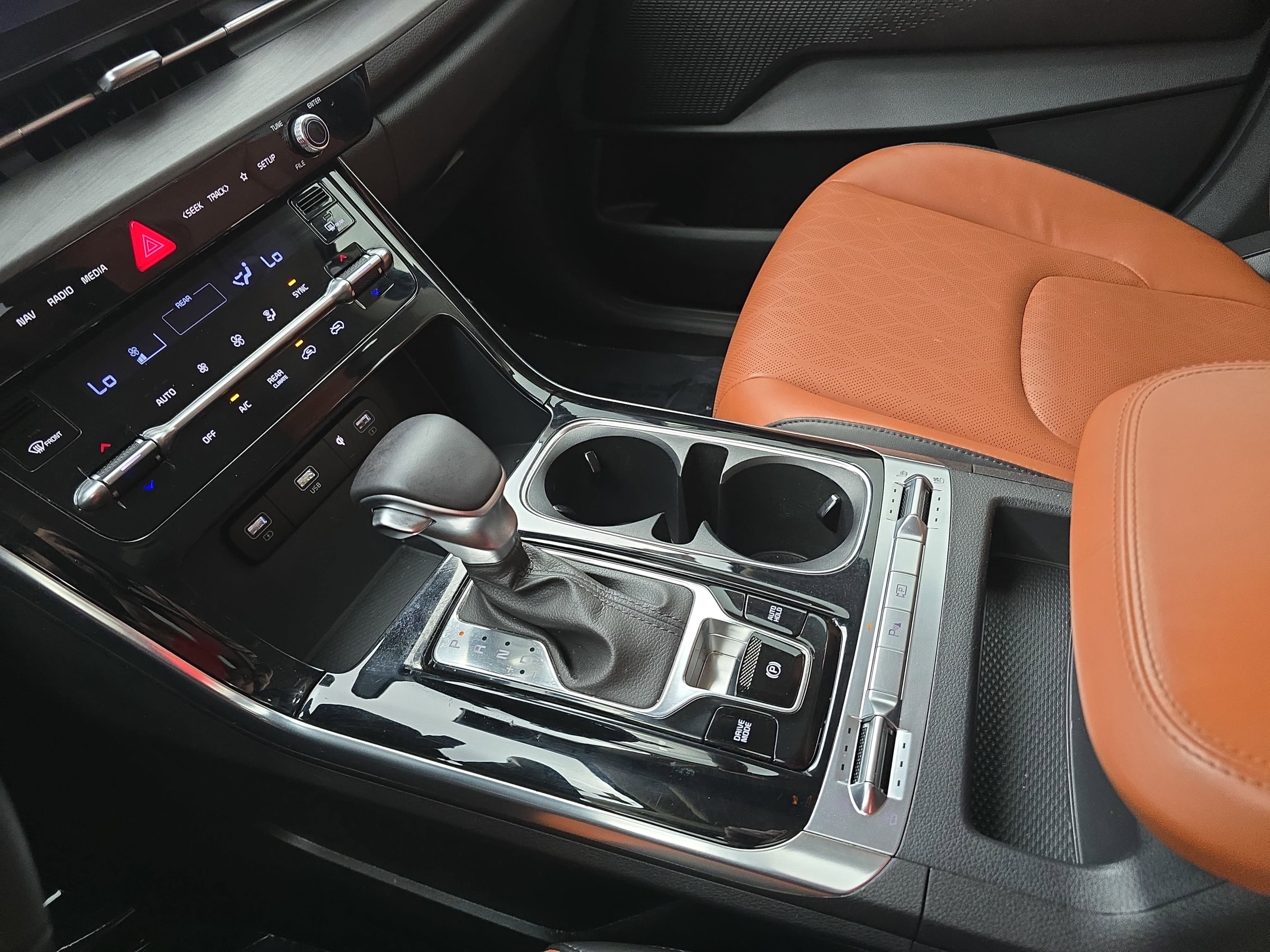 2024 Kia Carnival SX