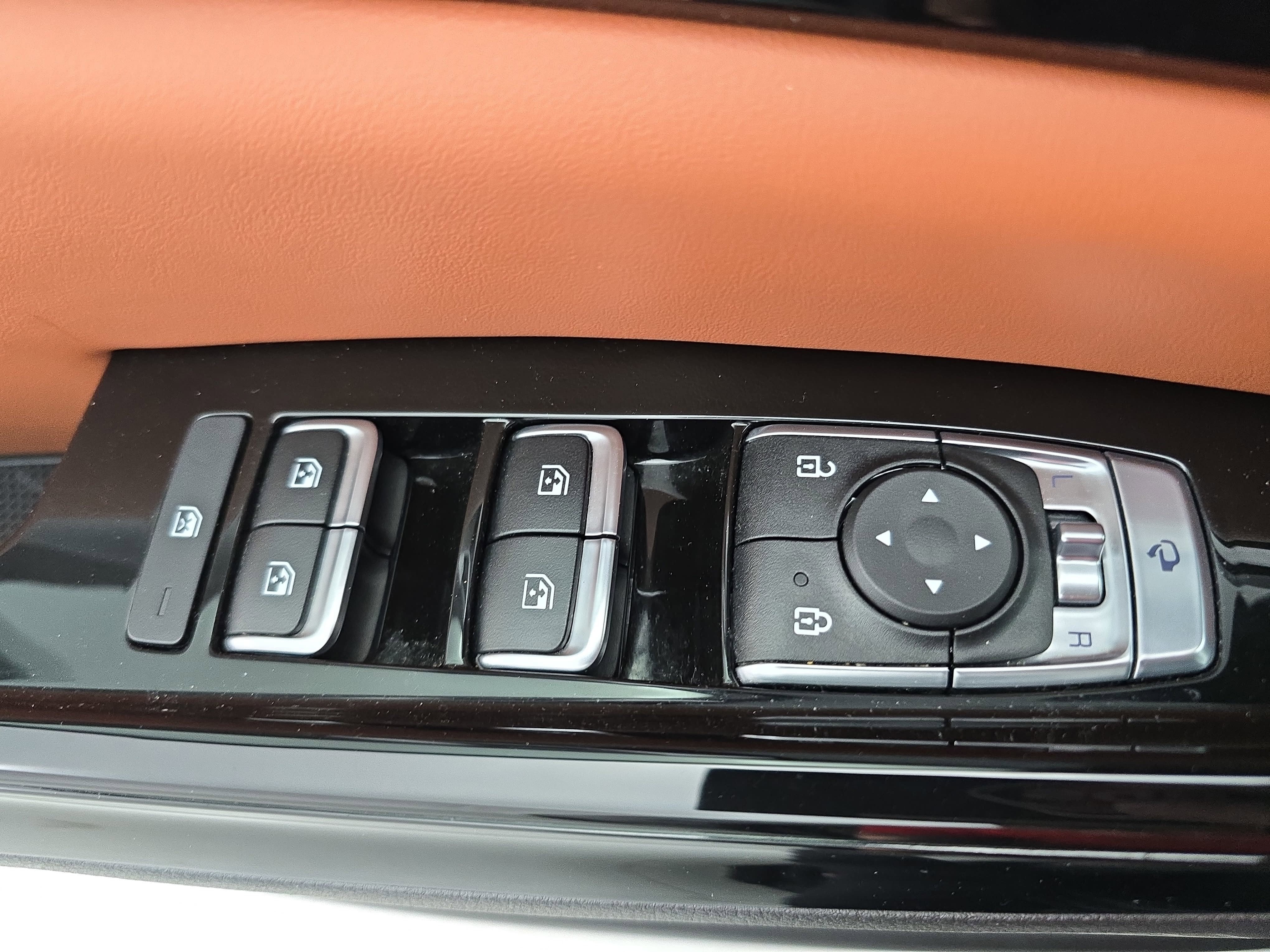 2024 Kia Carnival SX