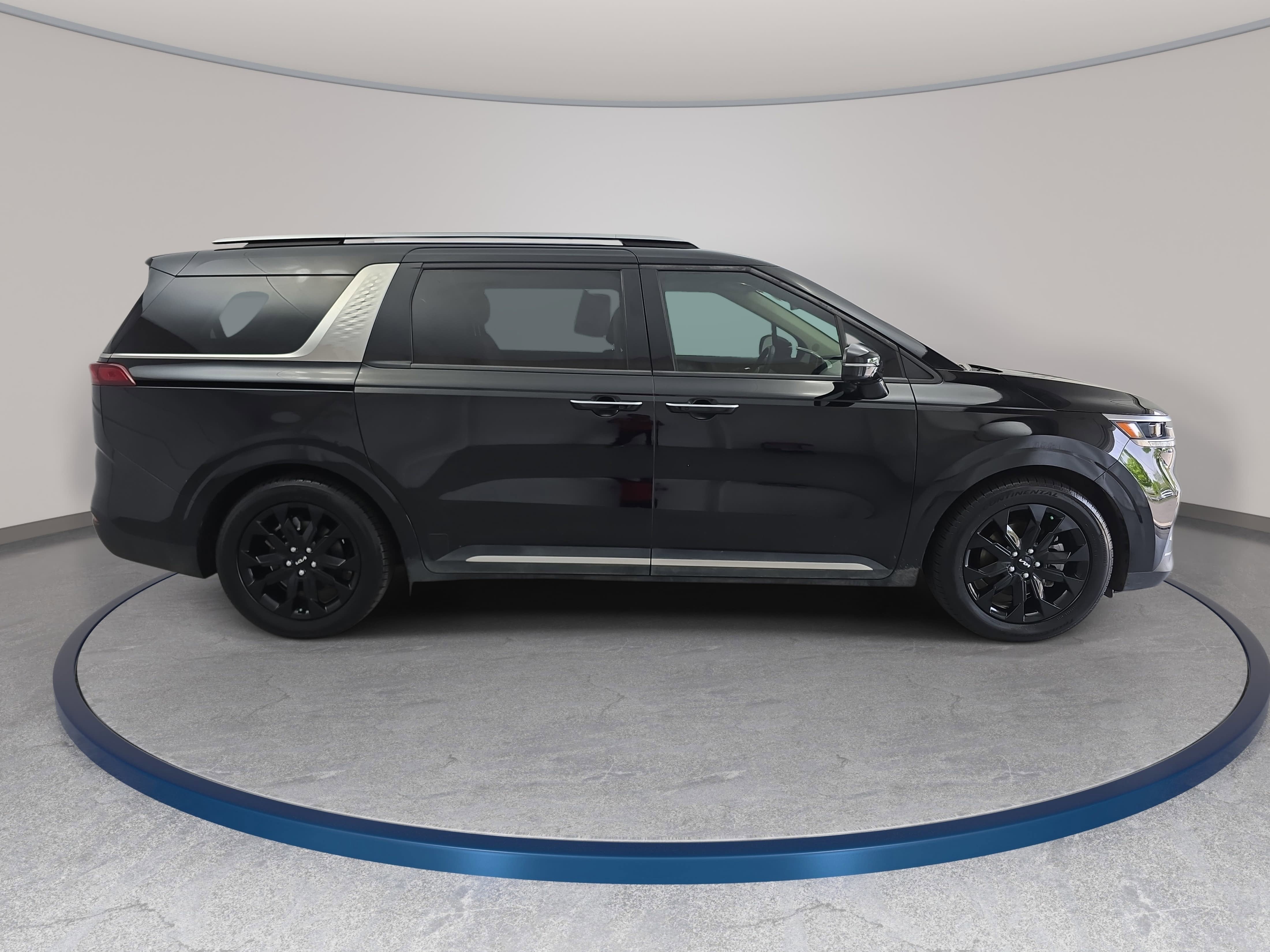 2024 Kia Carnival SX