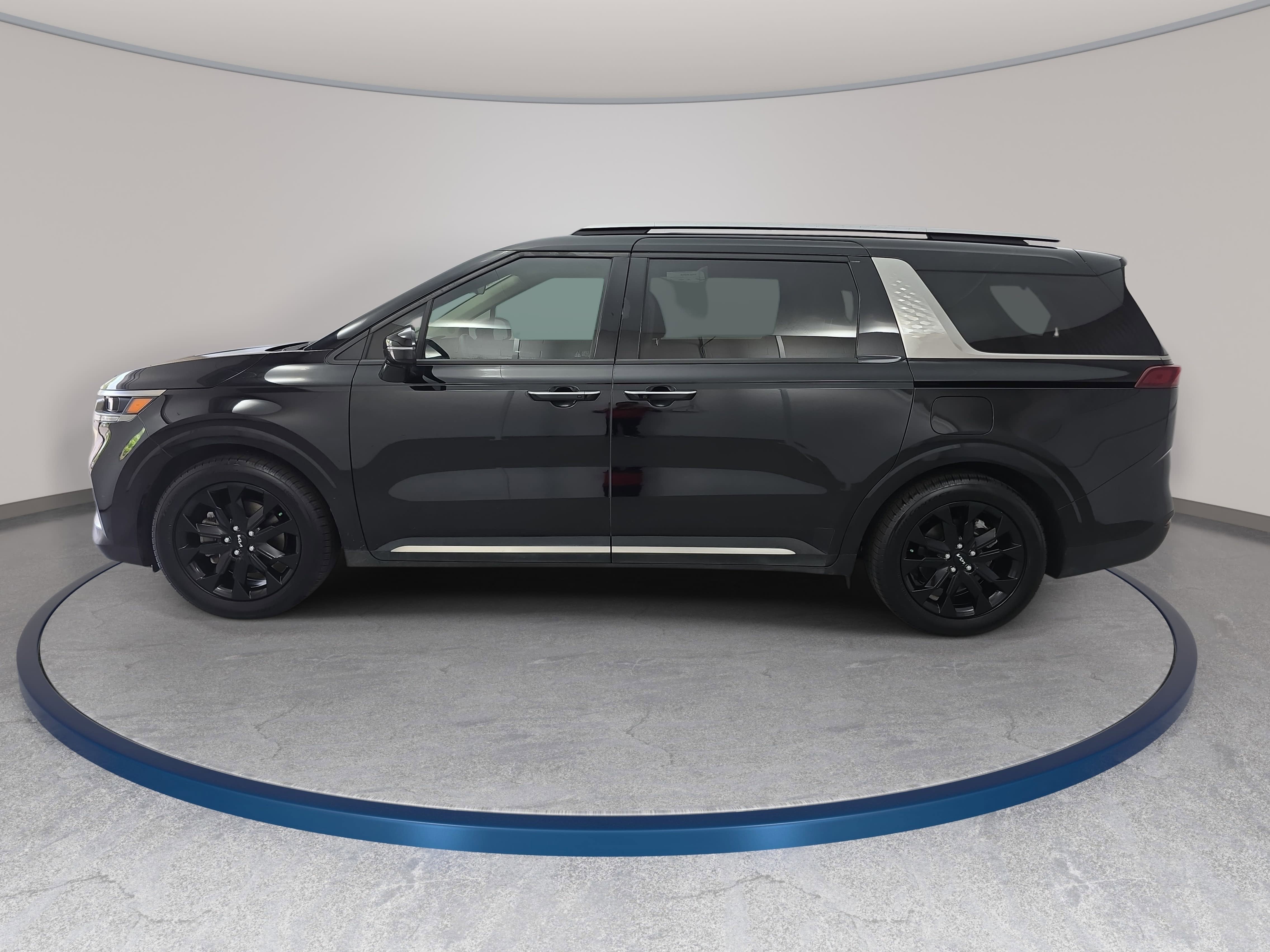 2024 Kia Carnival SX