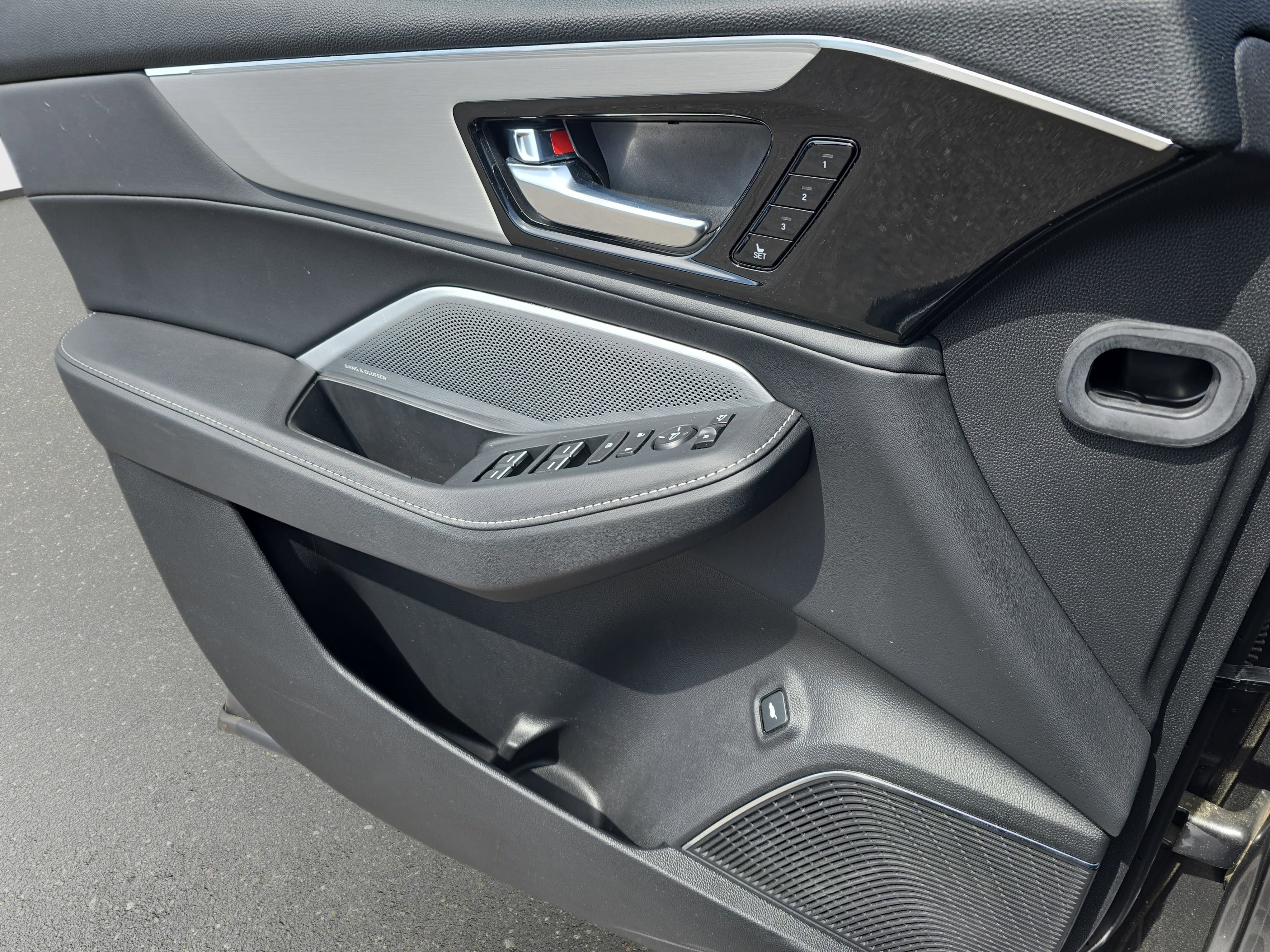 2025 Acura MDX TECH