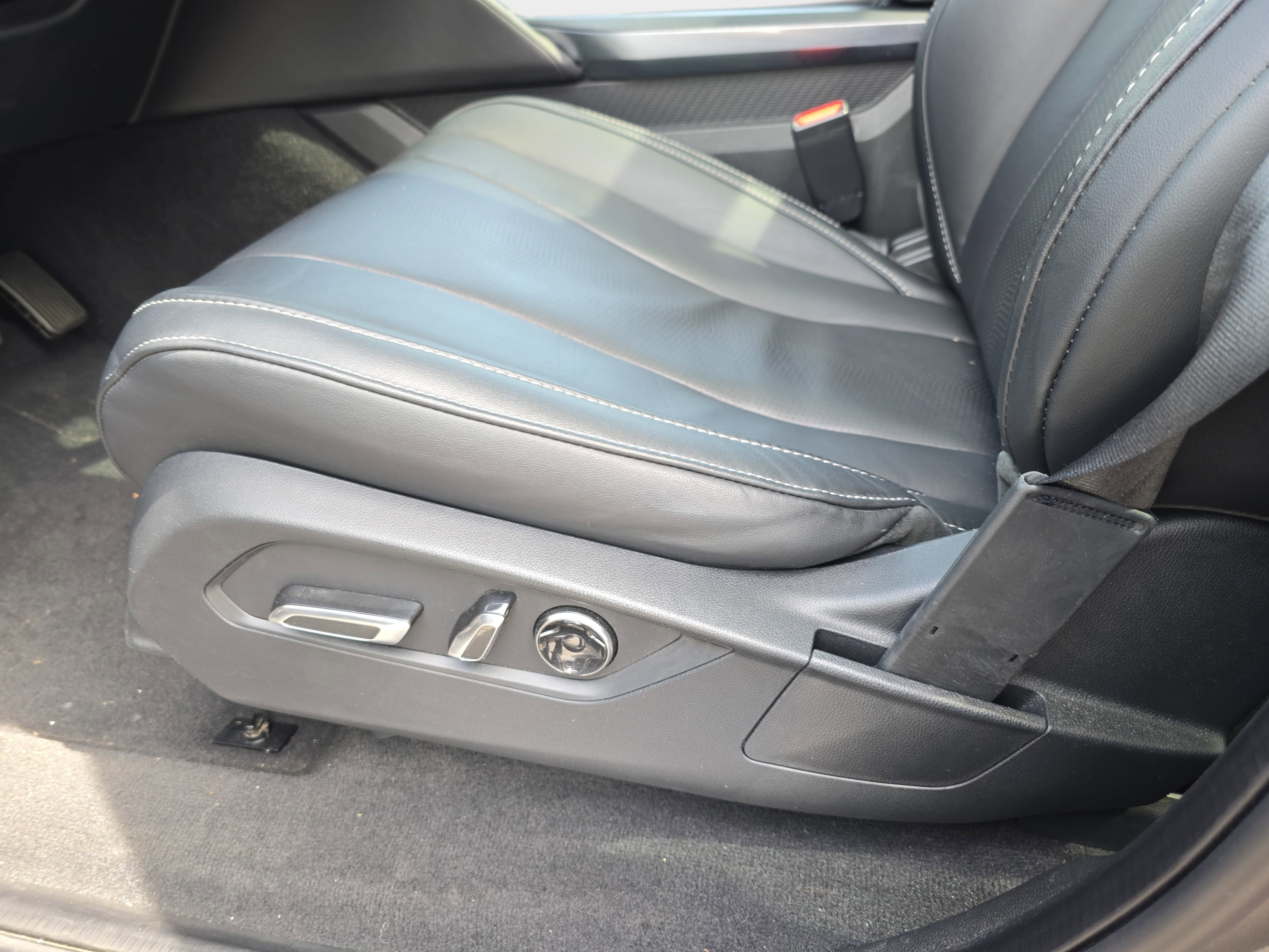 2025 Acura MDX TECH
