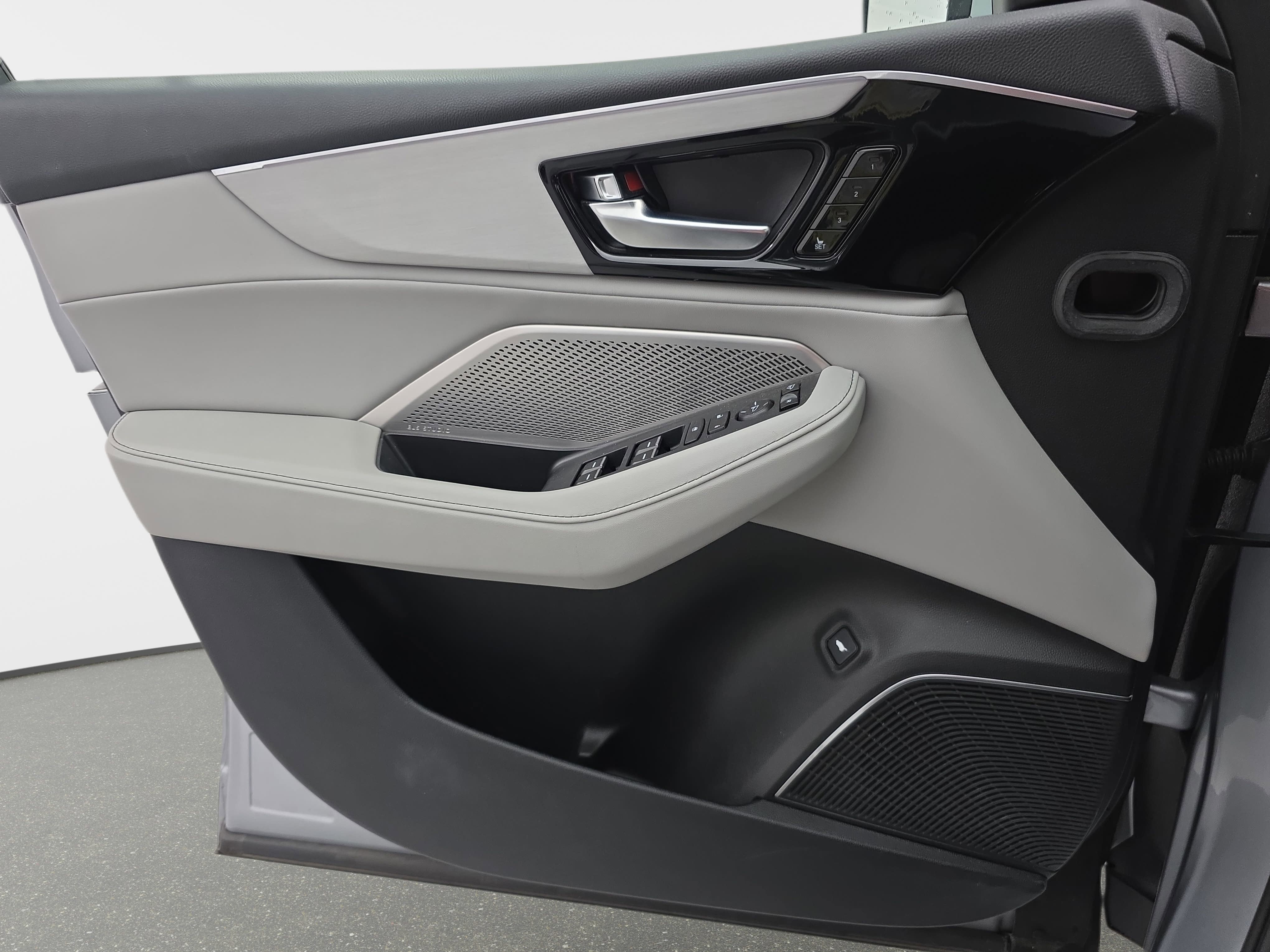 2023 Acura MDX TECH
