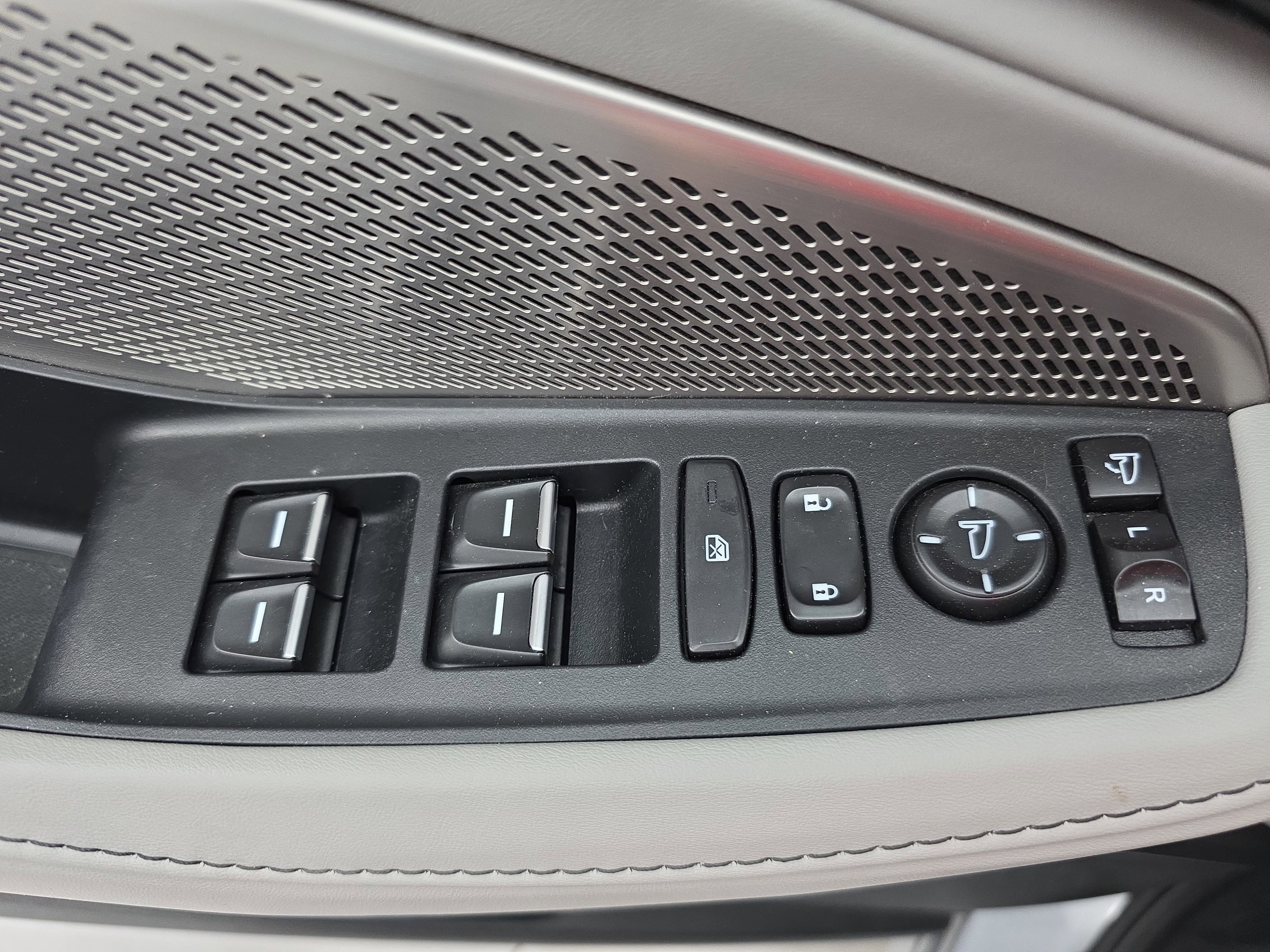 2023 Acura MDX TECH