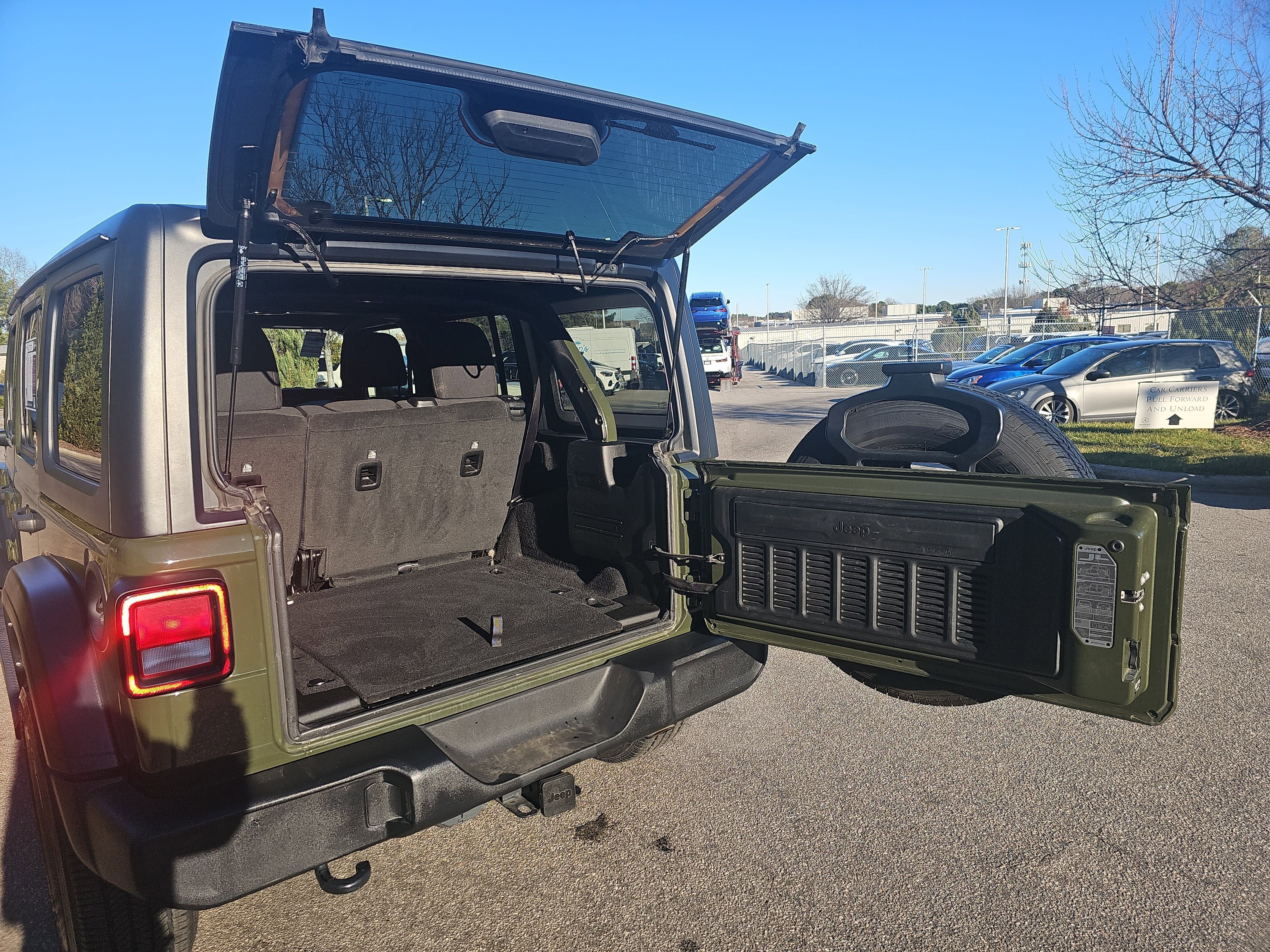 2023 Jeep Wrangler Sport Altitude