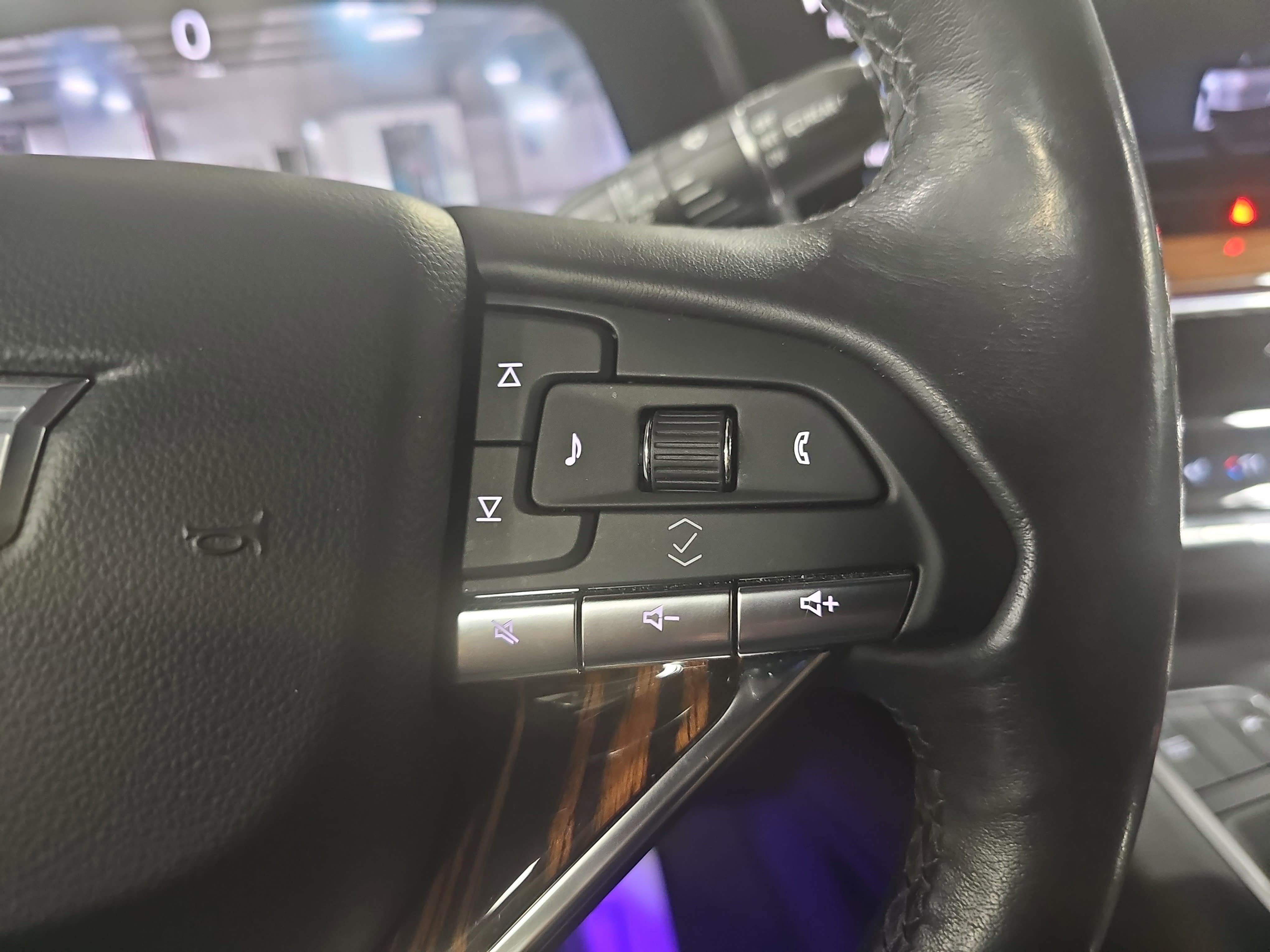 2021 Cadillac Escalade ESV Premium Luxury