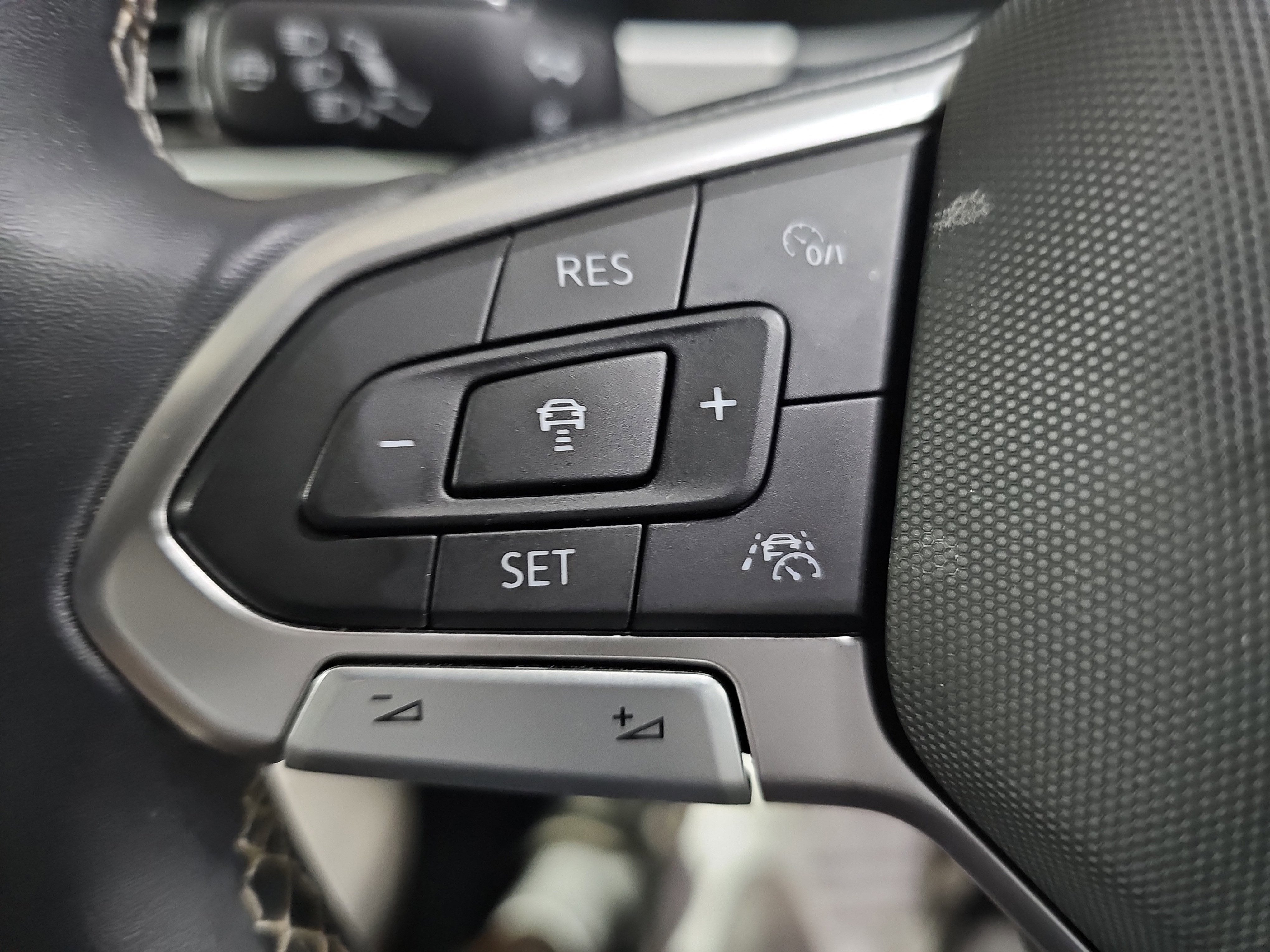 2023 Volkswagen Atlas 2.0T SEL