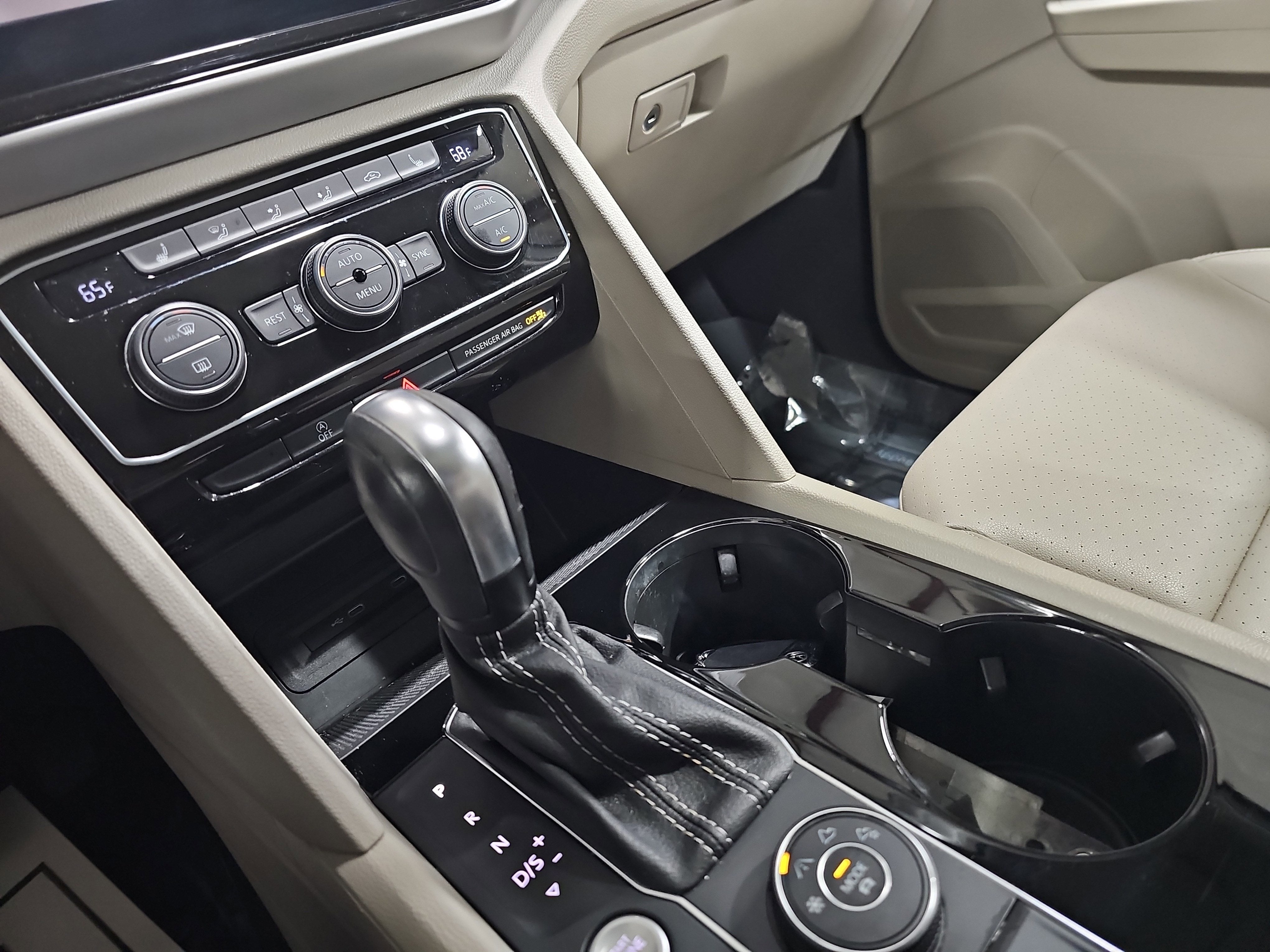 2023 Volkswagen Atlas 2.0T SEL