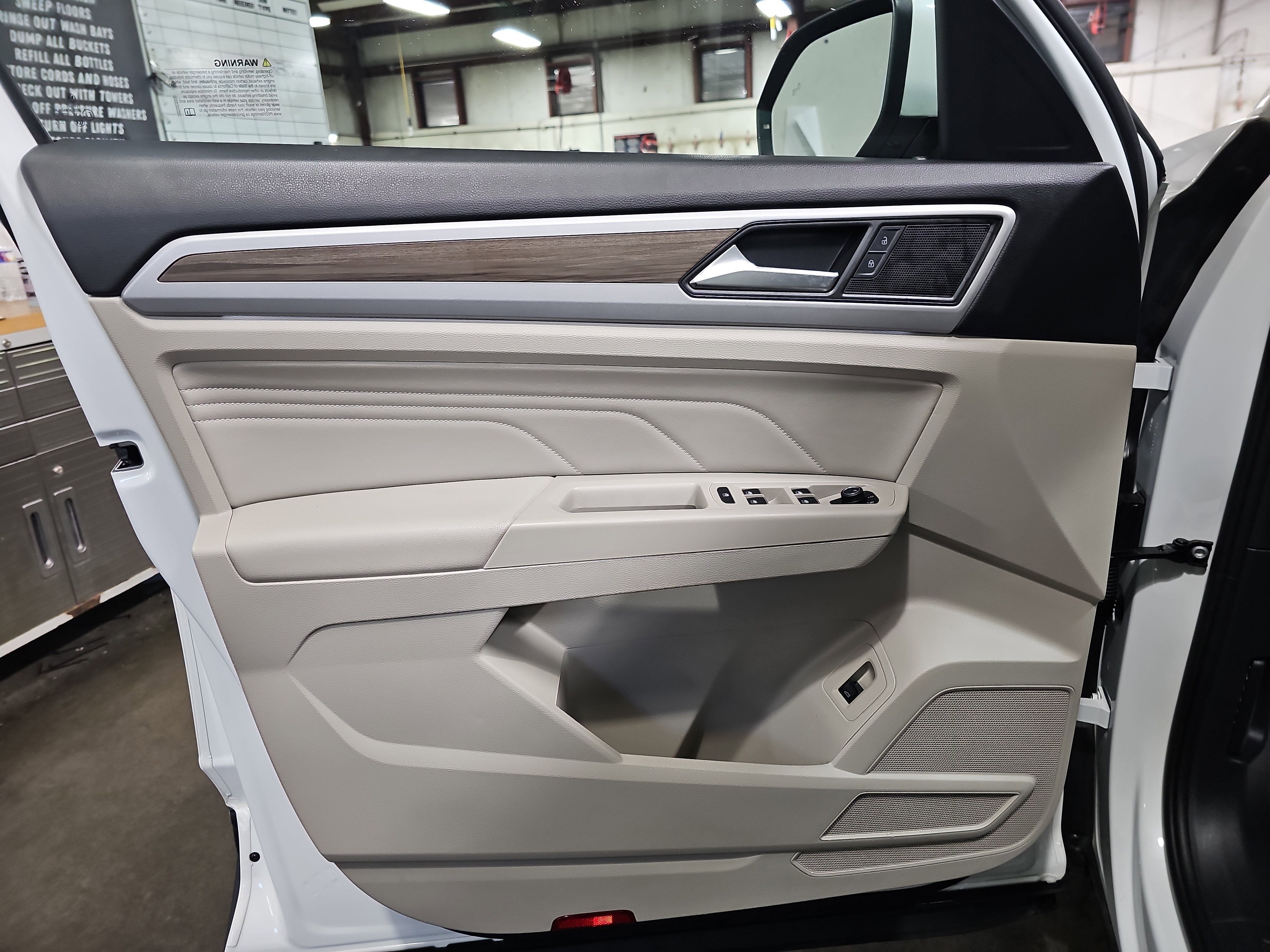2023 Volkswagen Atlas 2.0T SEL