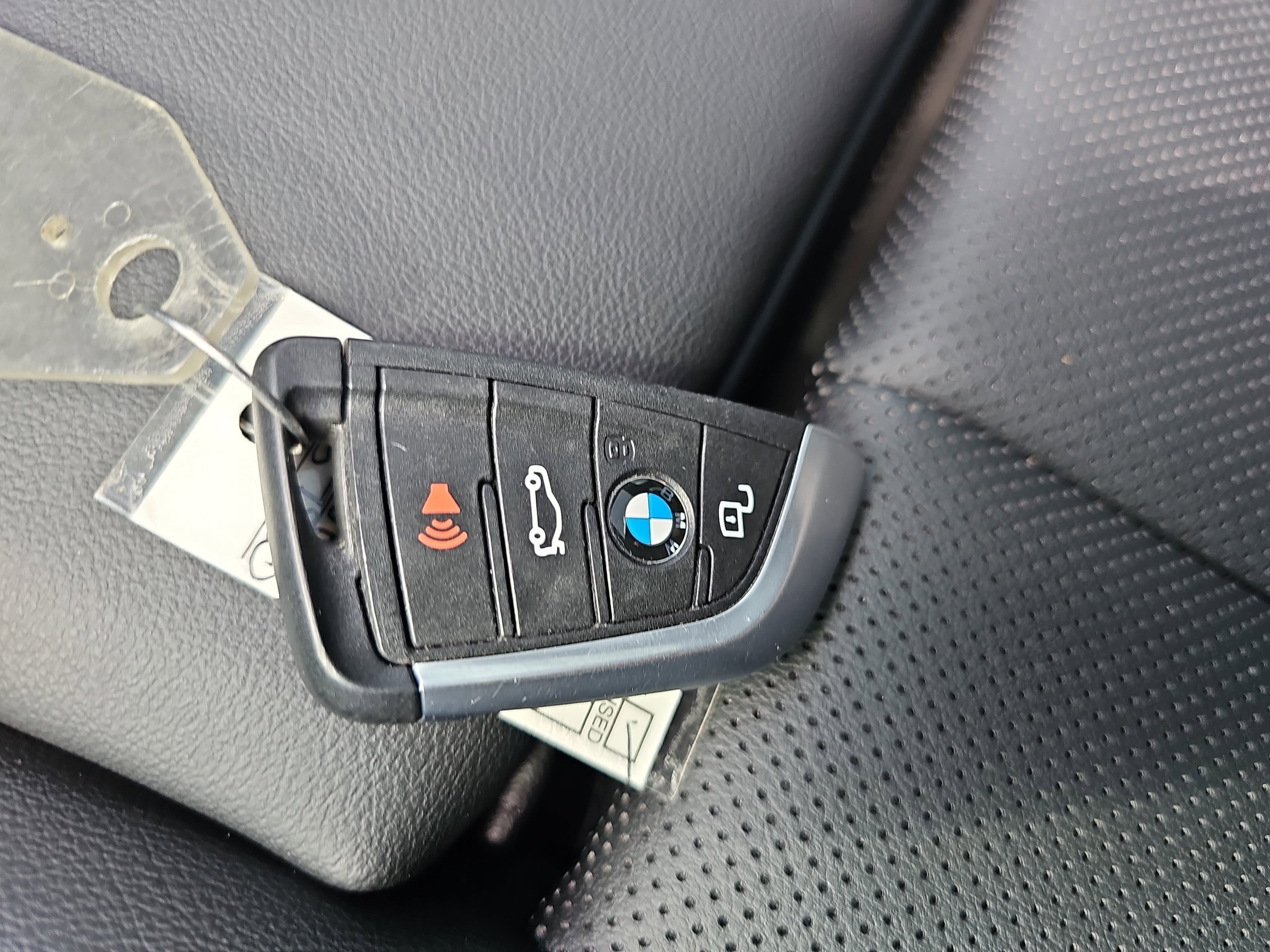 2025 BMW 3 Series 330i