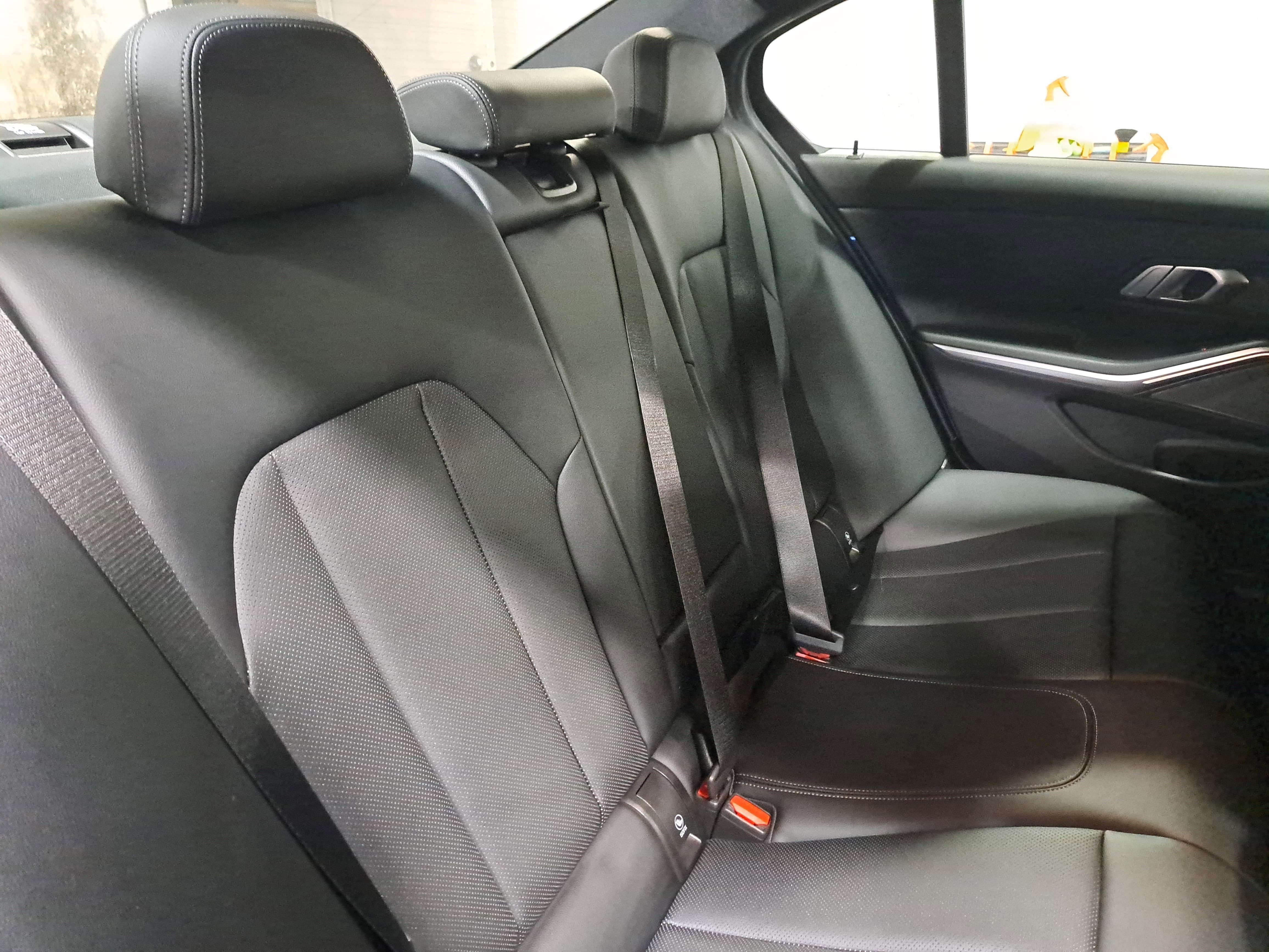 2025 BMW 3 Series 330i