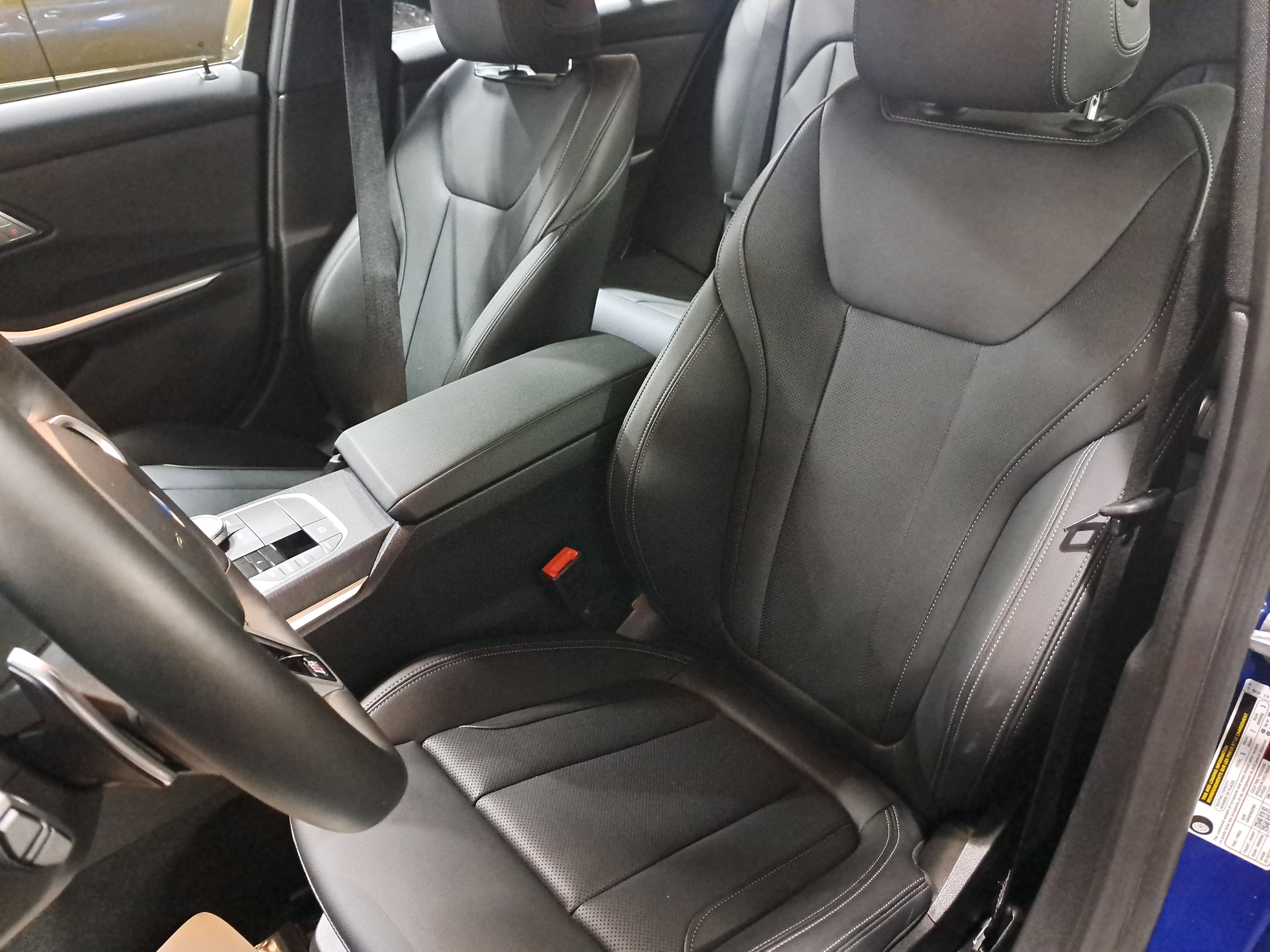 2025 BMW 3 Series 330i