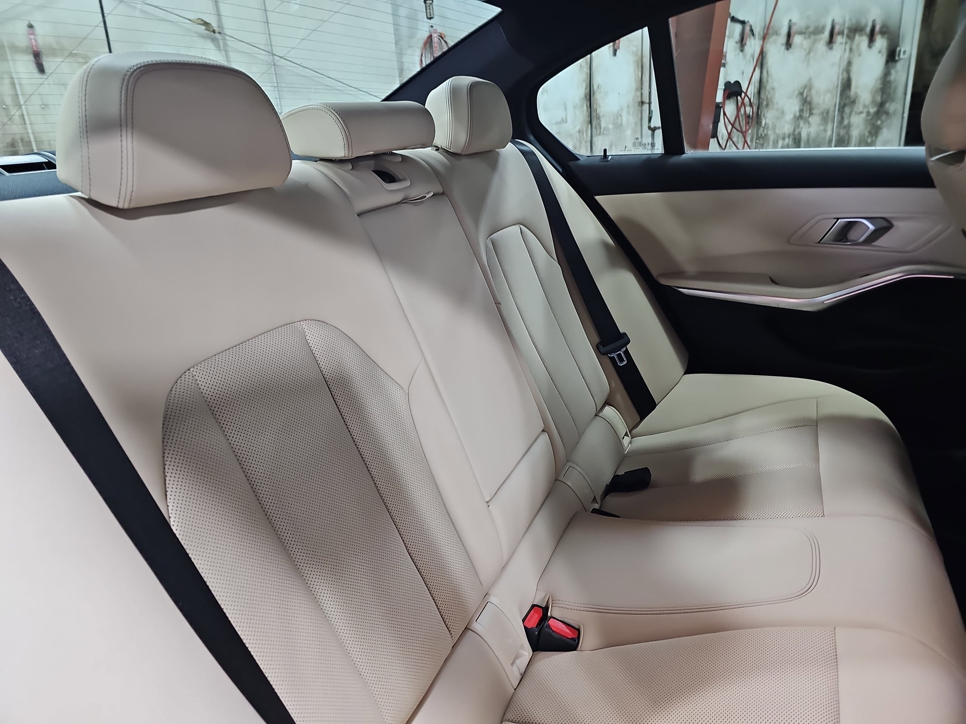 2025 BMW 3 Series 330i