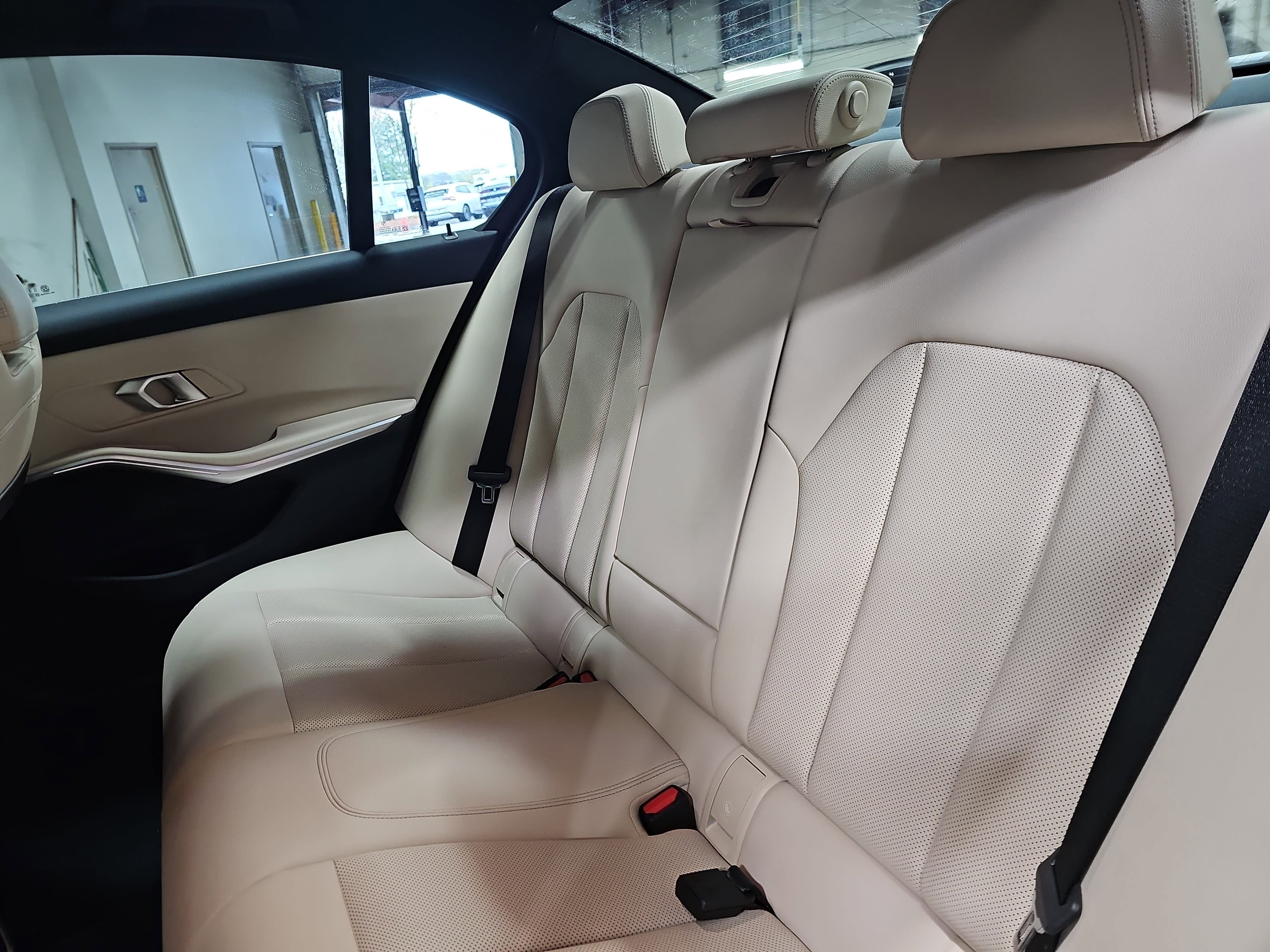 2025 BMW 3 Series 330i