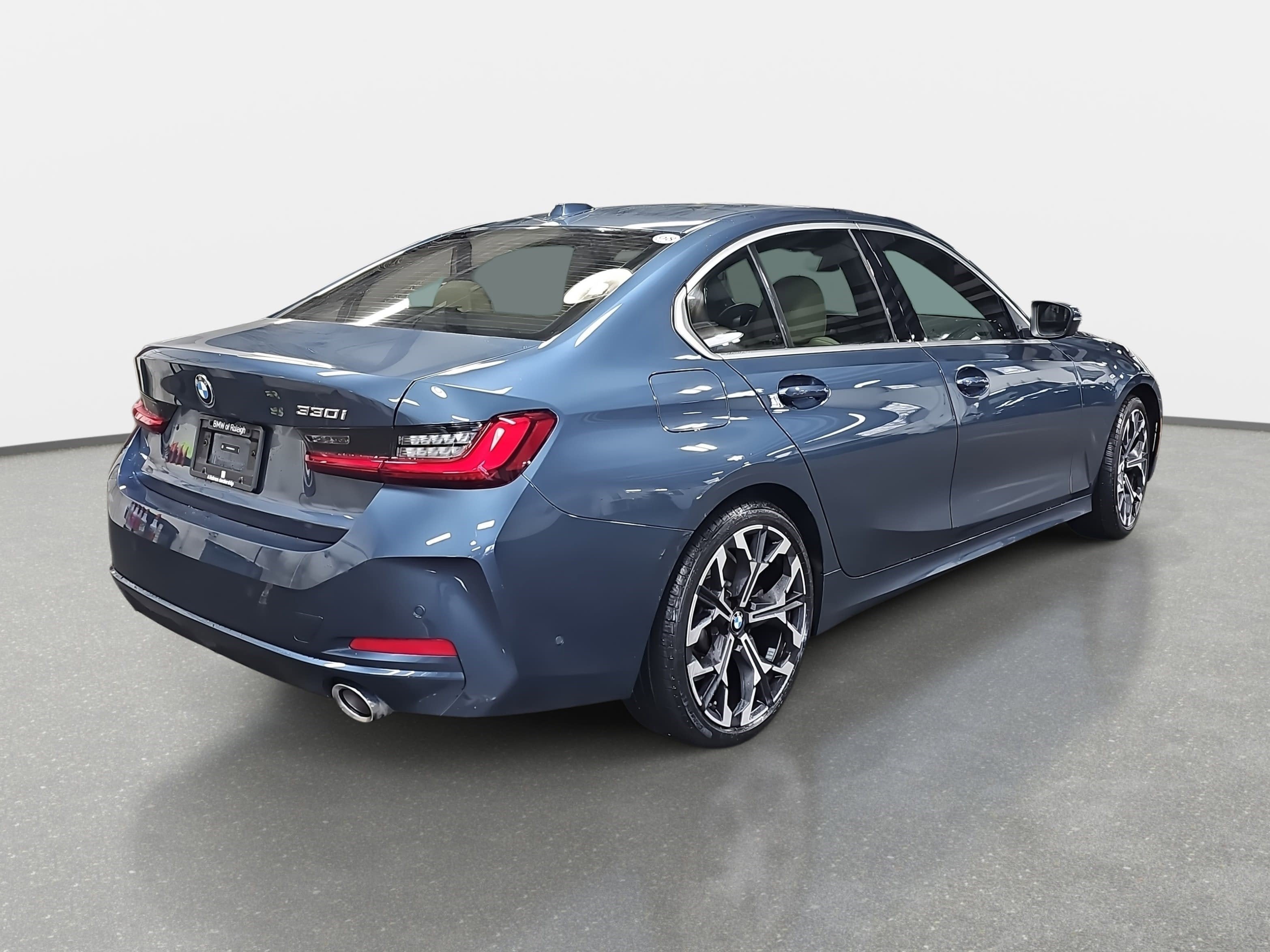 2025 BMW 3 Series 330i