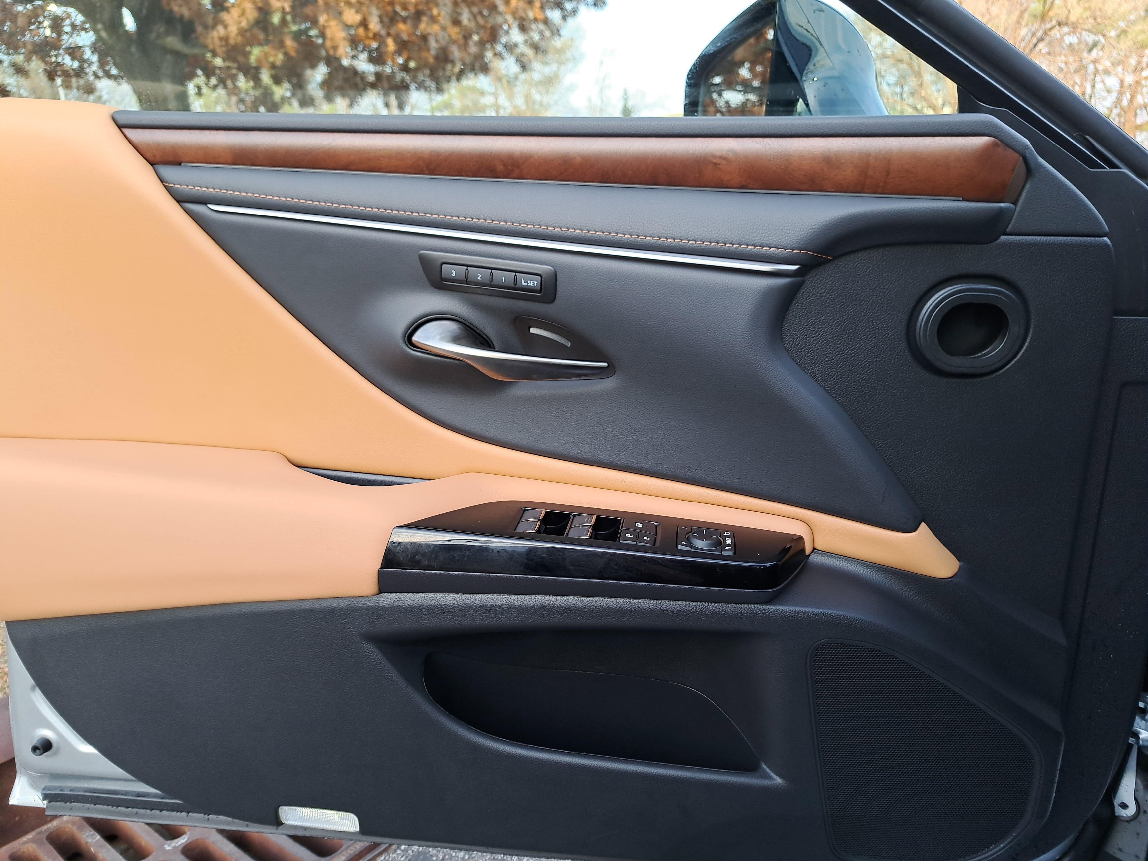 2025 Lexus ES ES 300h