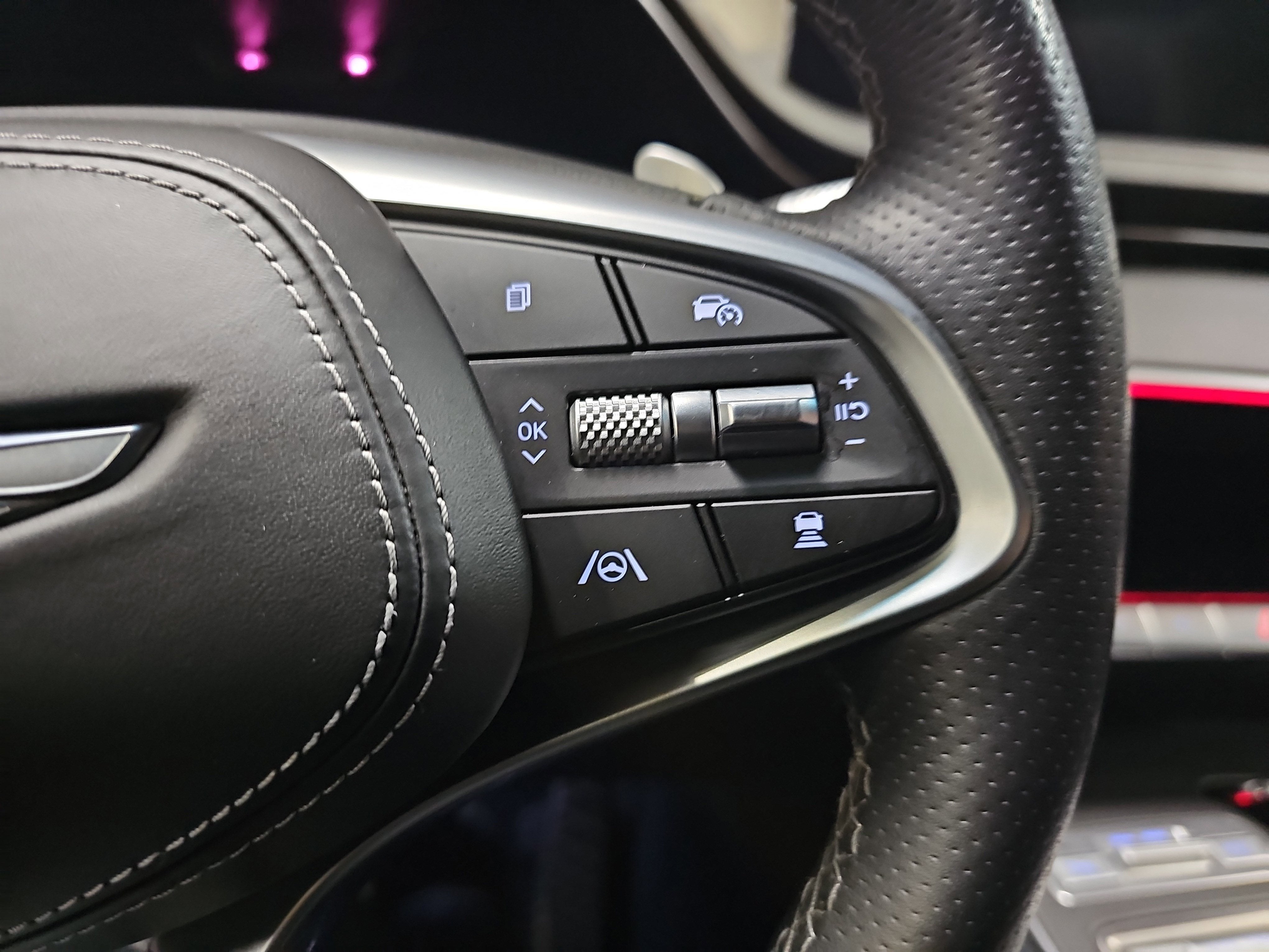 2024 Genesis GV70 2.5T