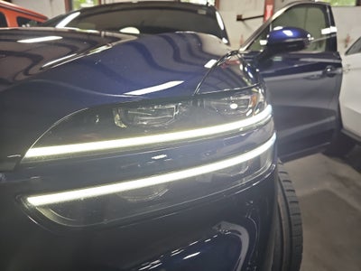 2024 Genesis GV70 2.5T