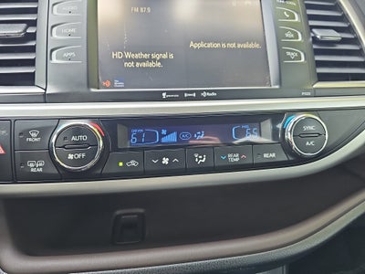 2017 Toyota Highlander LE