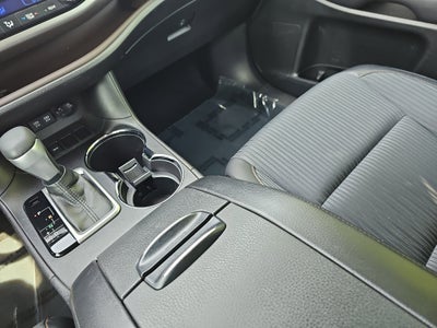 2017 Toyota Highlander LE
