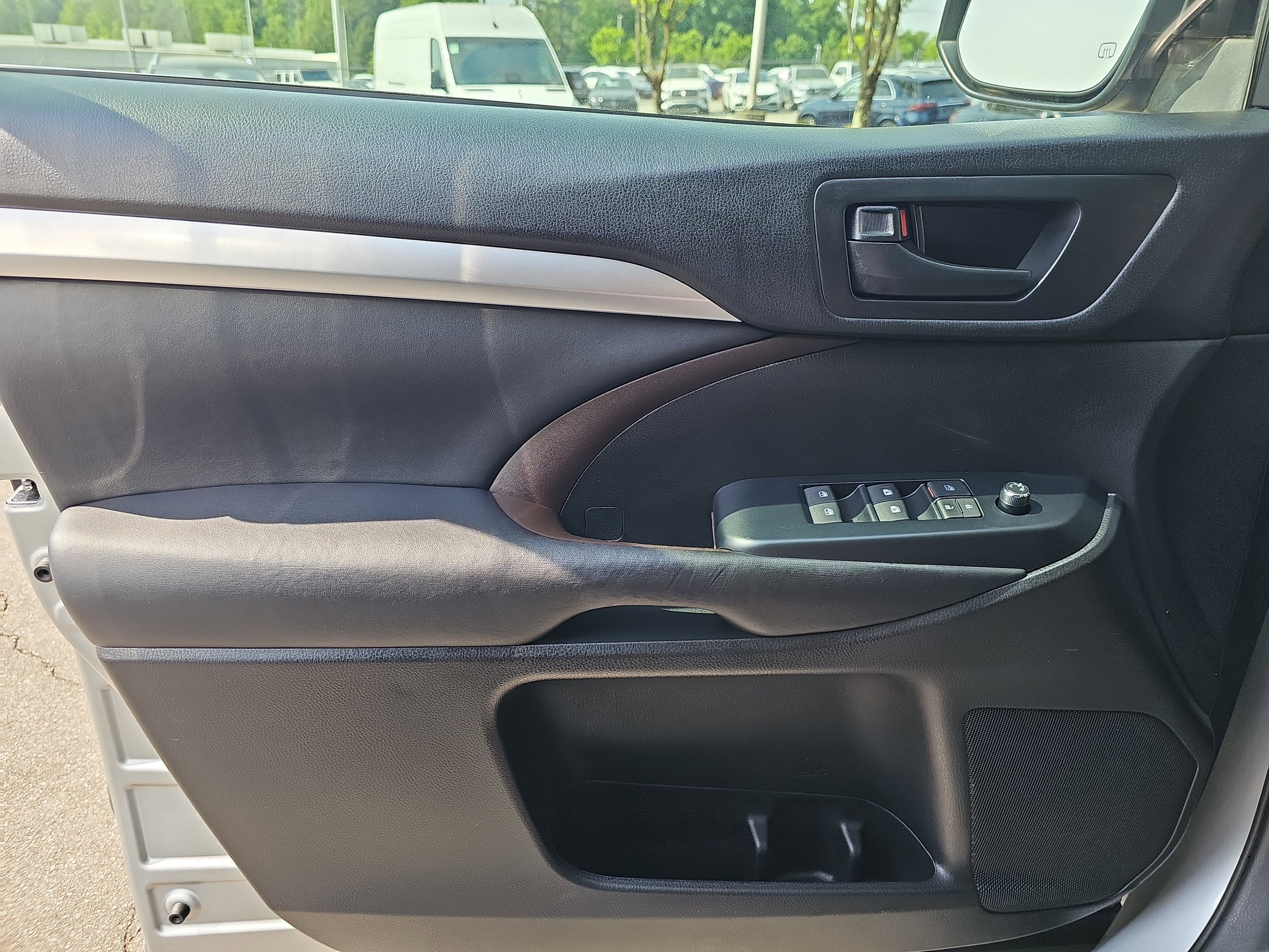 2017 Toyota Highlander LE