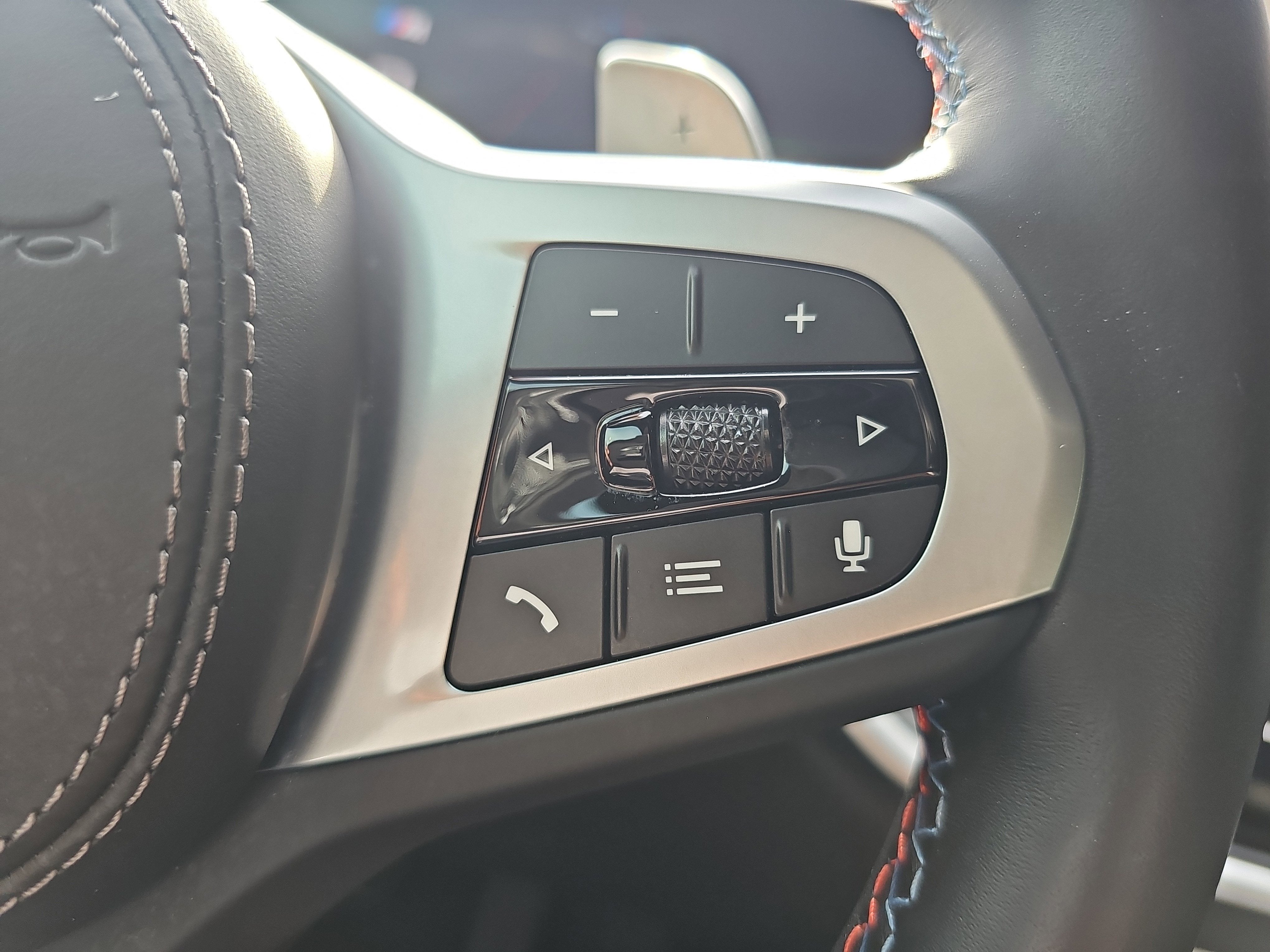 2024 BMW X5 M60i