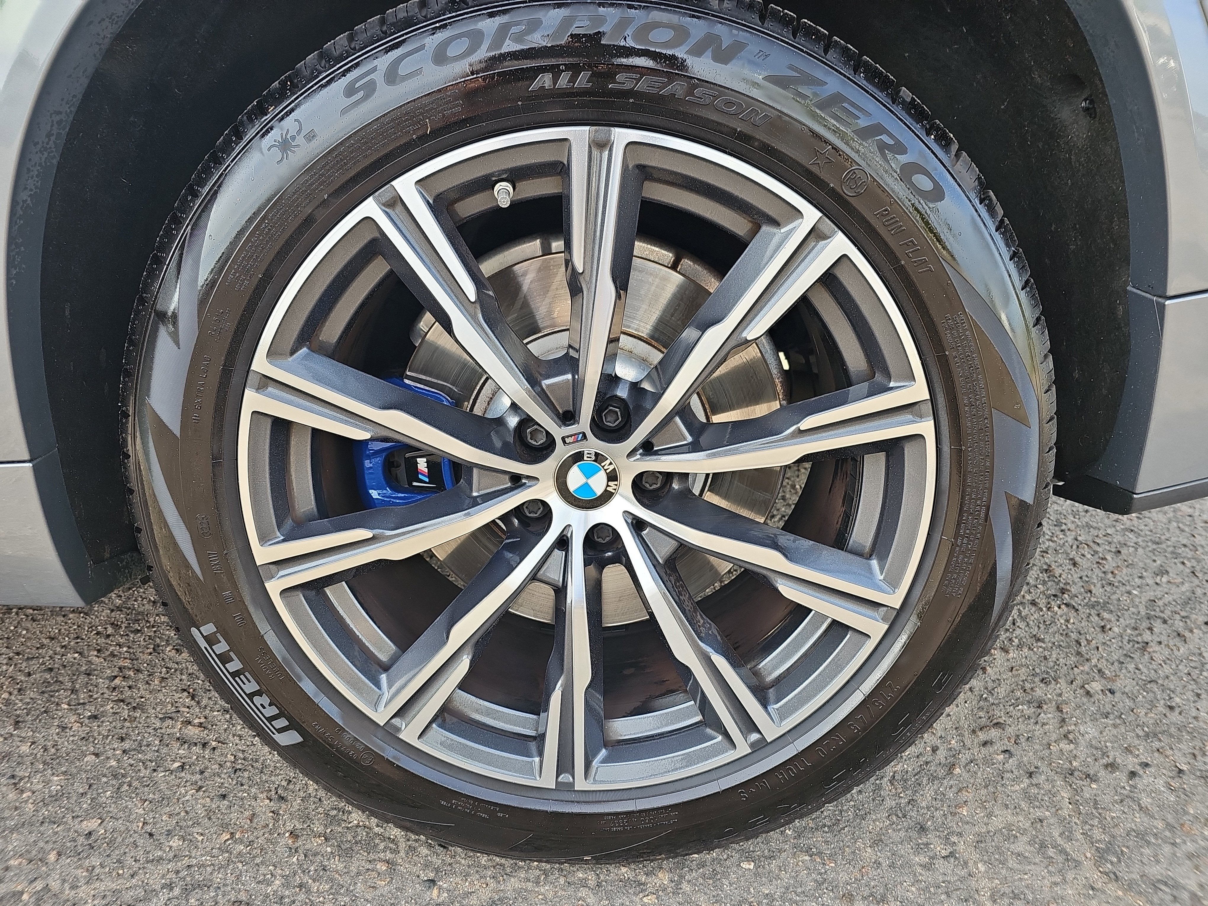 2024 BMW X5 M60i