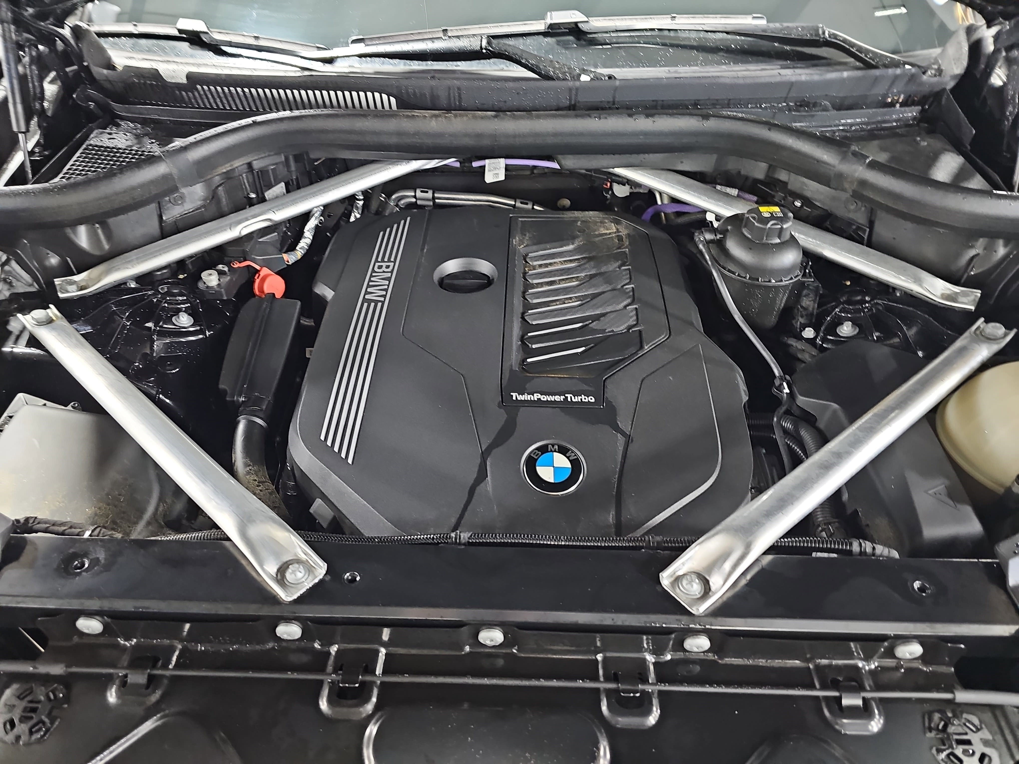 2023 BMW X6 xDrive40i