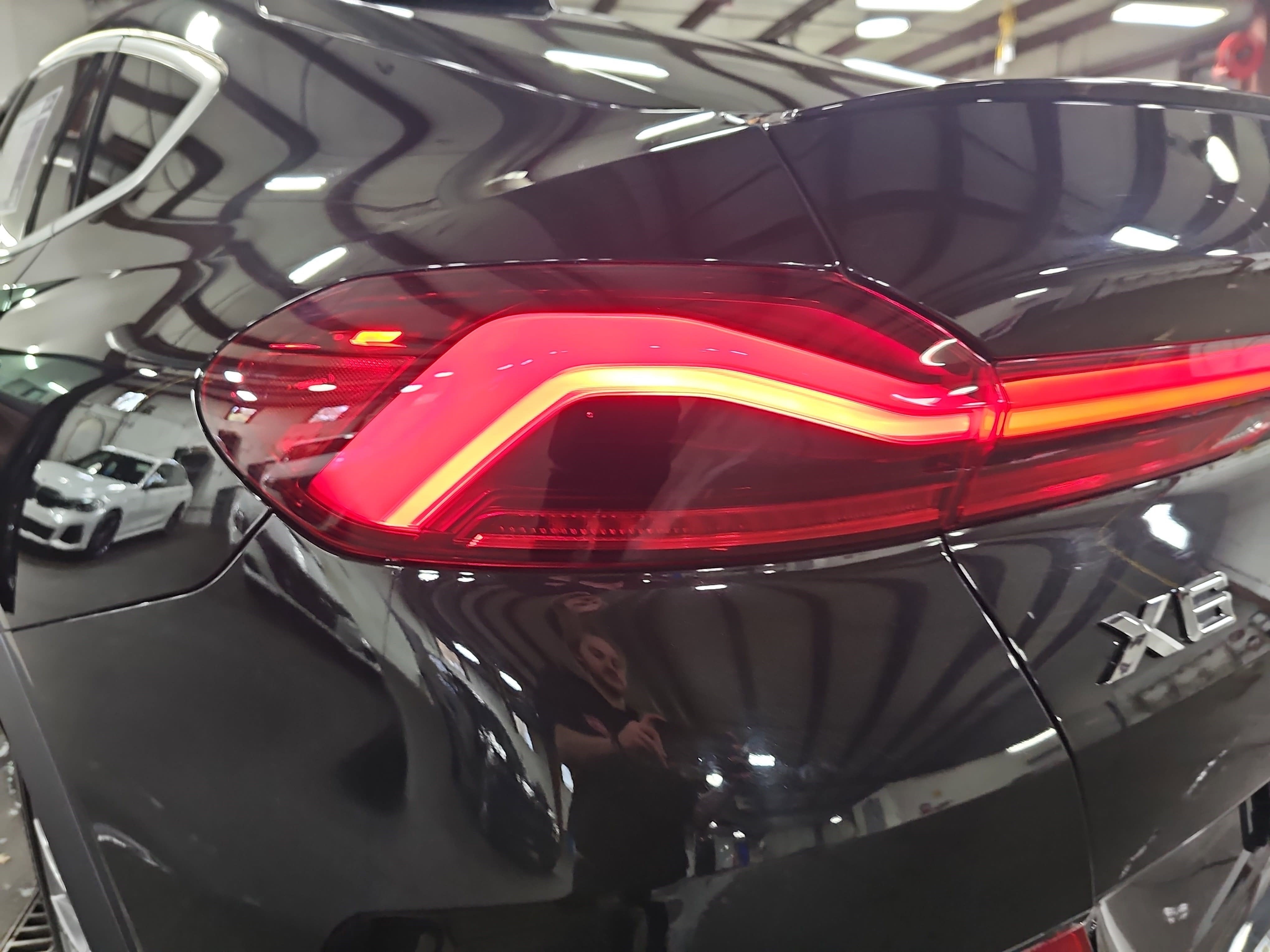 2023 BMW X6 xDrive40i